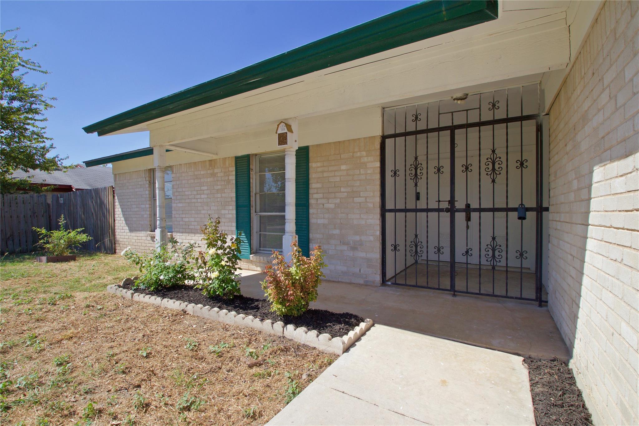 1707 Godman St Property Photo 3