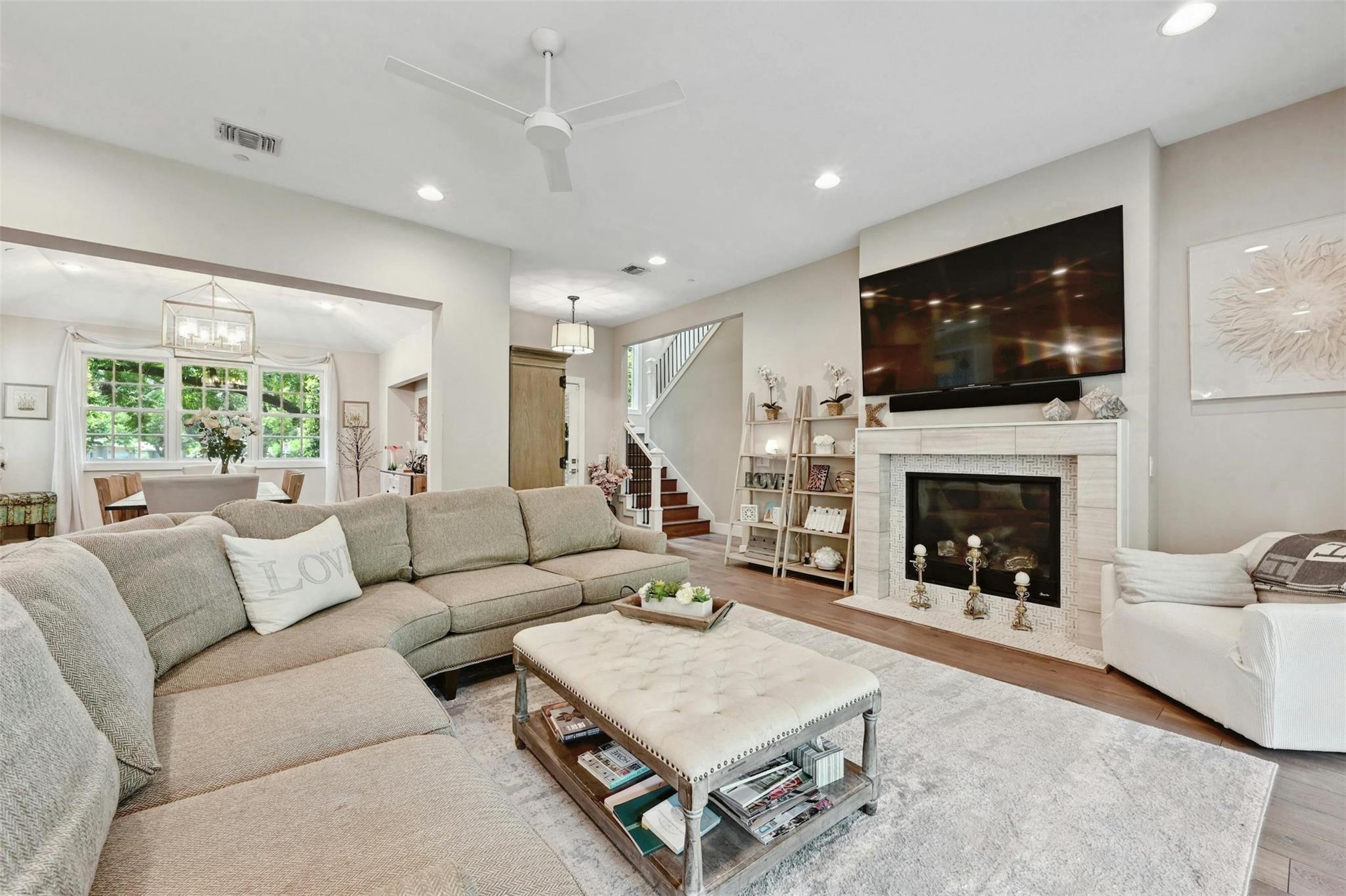 3400 Oakmont Blvd Property Photo 1