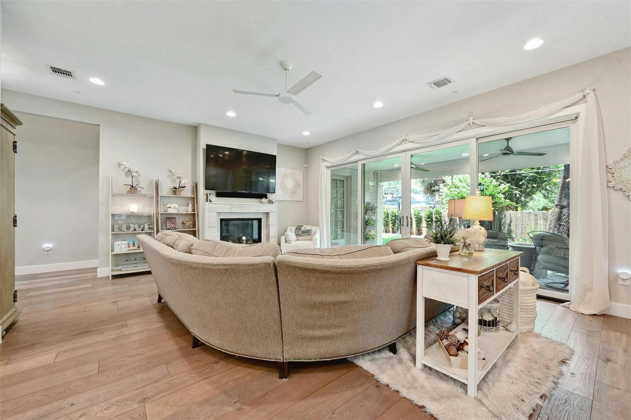 3400 Oakmont Blvd Property Photo 8