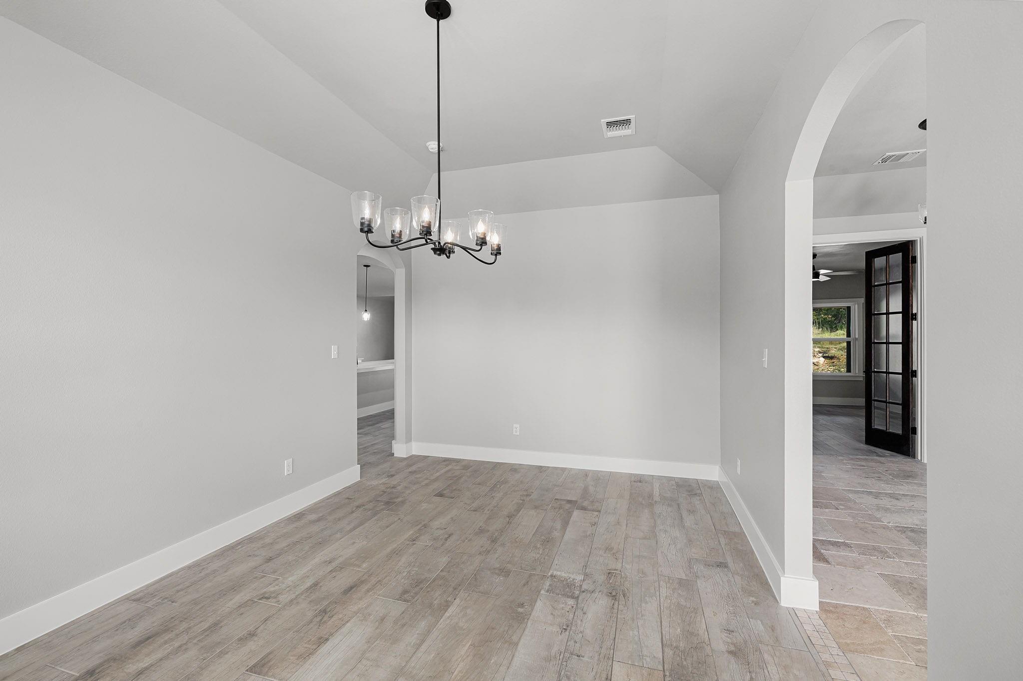 1522 Shady Holw Property Photo 7