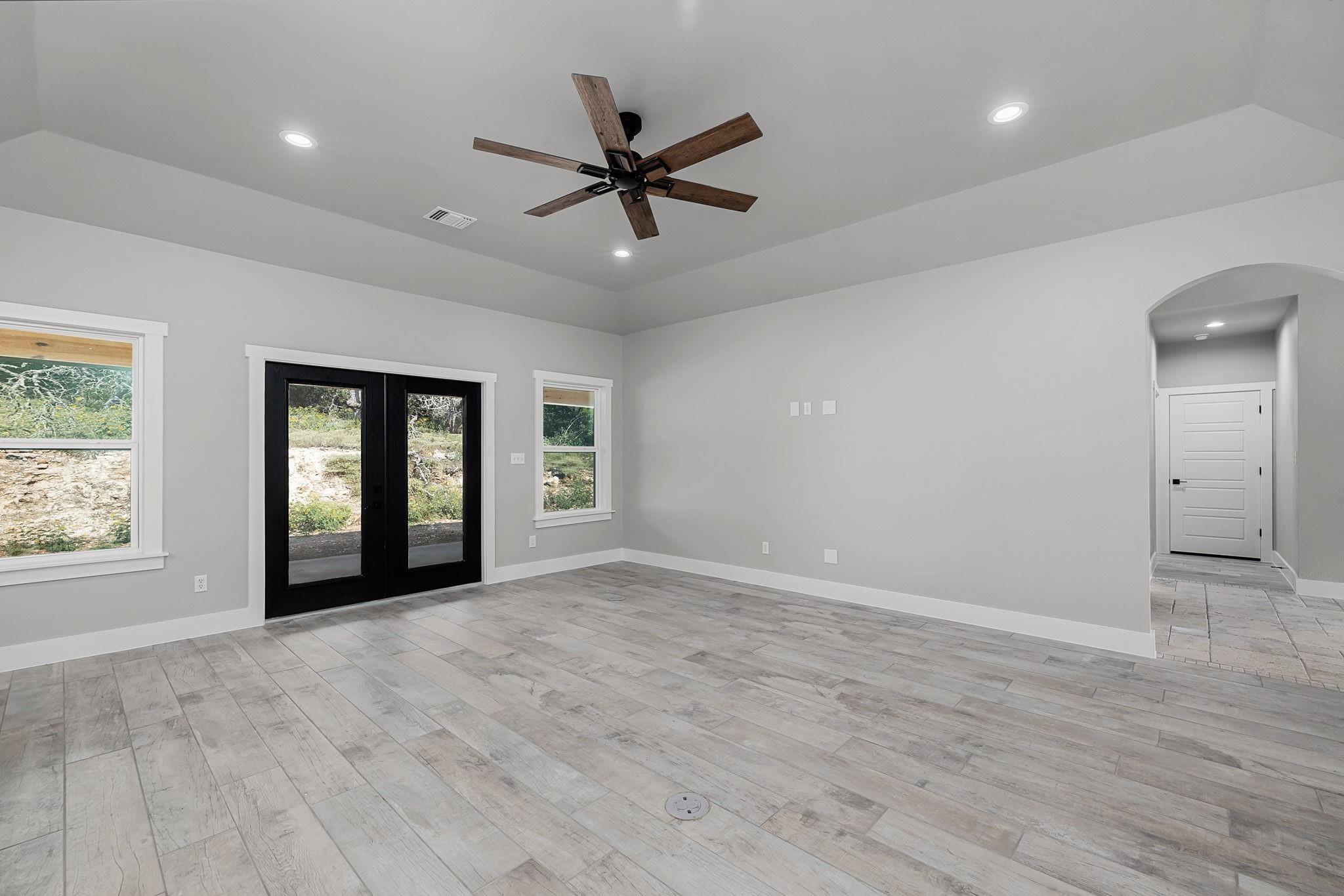 1522 Shady Holw Property Photo 9
