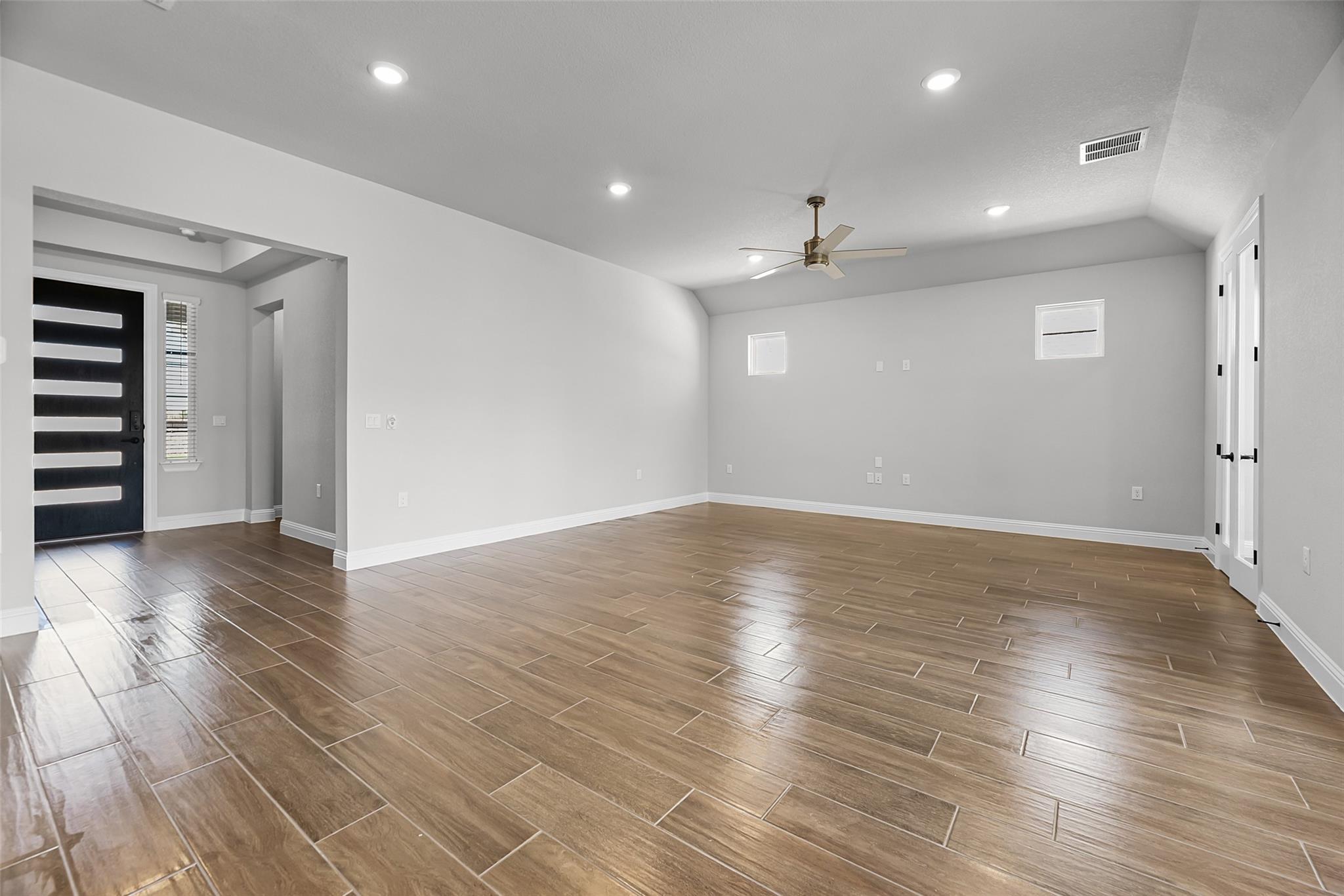 1447 Dancing Oak Ln Property Photo 5