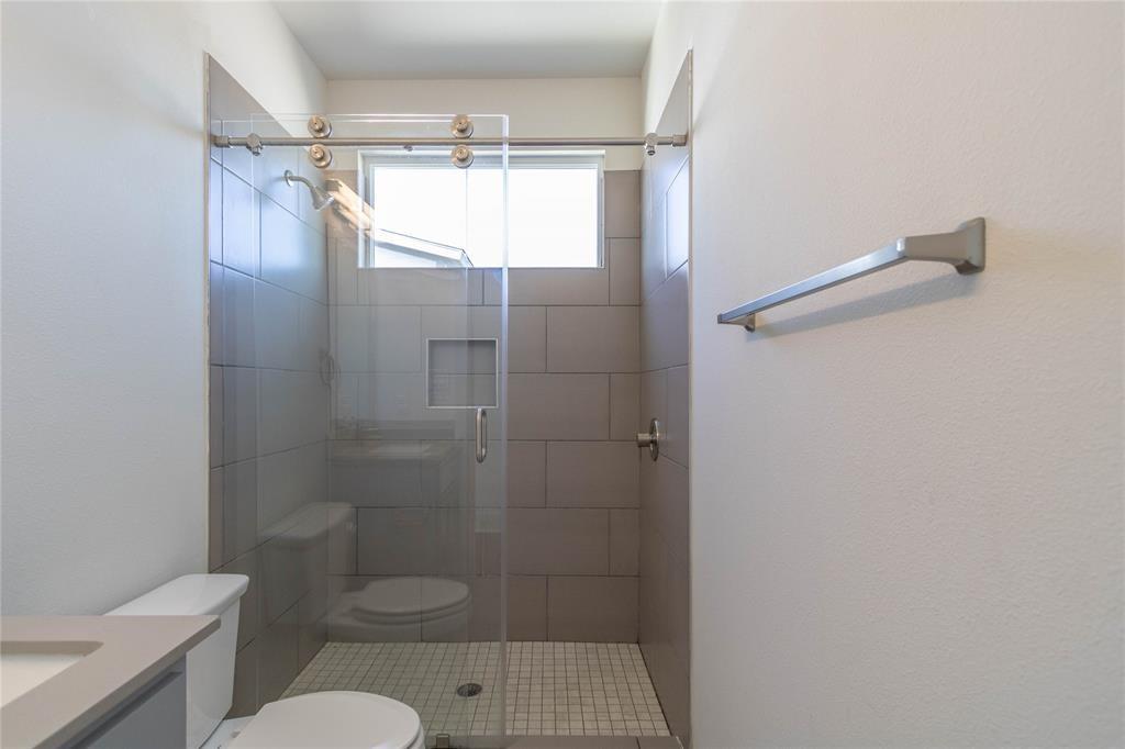 7301 Providence Ave B Property Photo 10