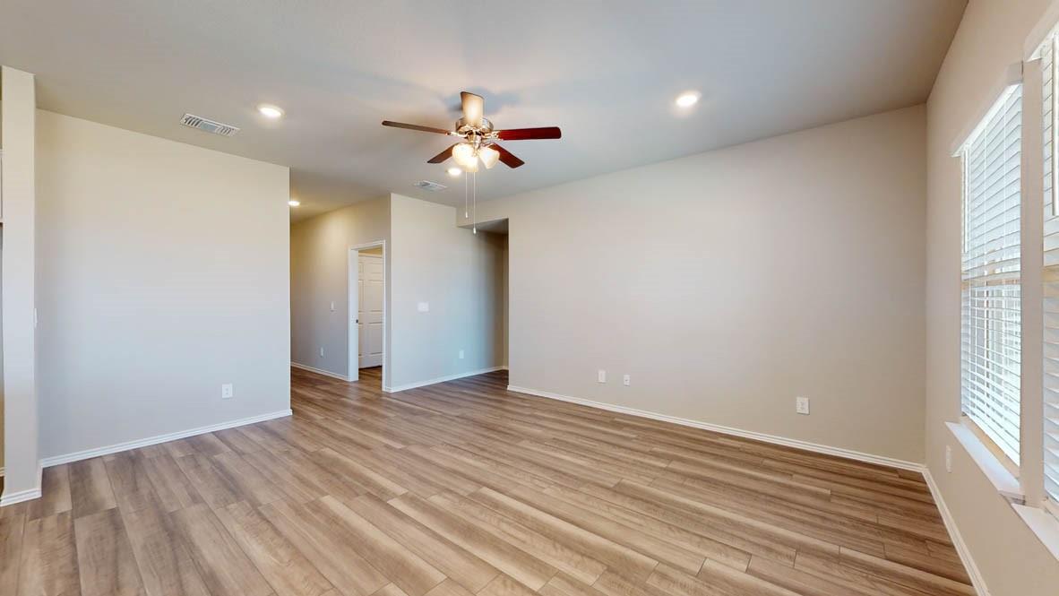 1420 Peppermint Dr Property Photo 3