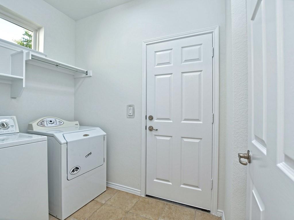 119 Hampton Cir Property Photo 12