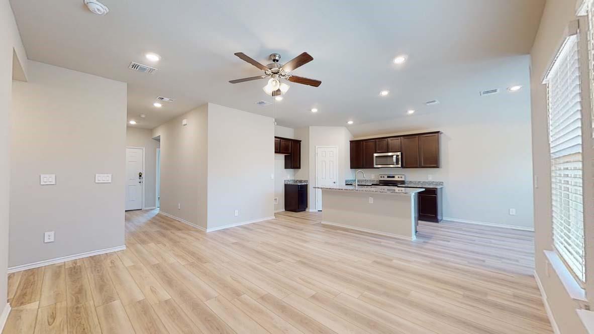 136 Walk Way Property Photo 3