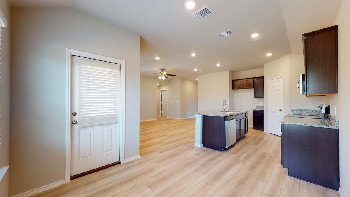 136 Walk Way Property Photo 8