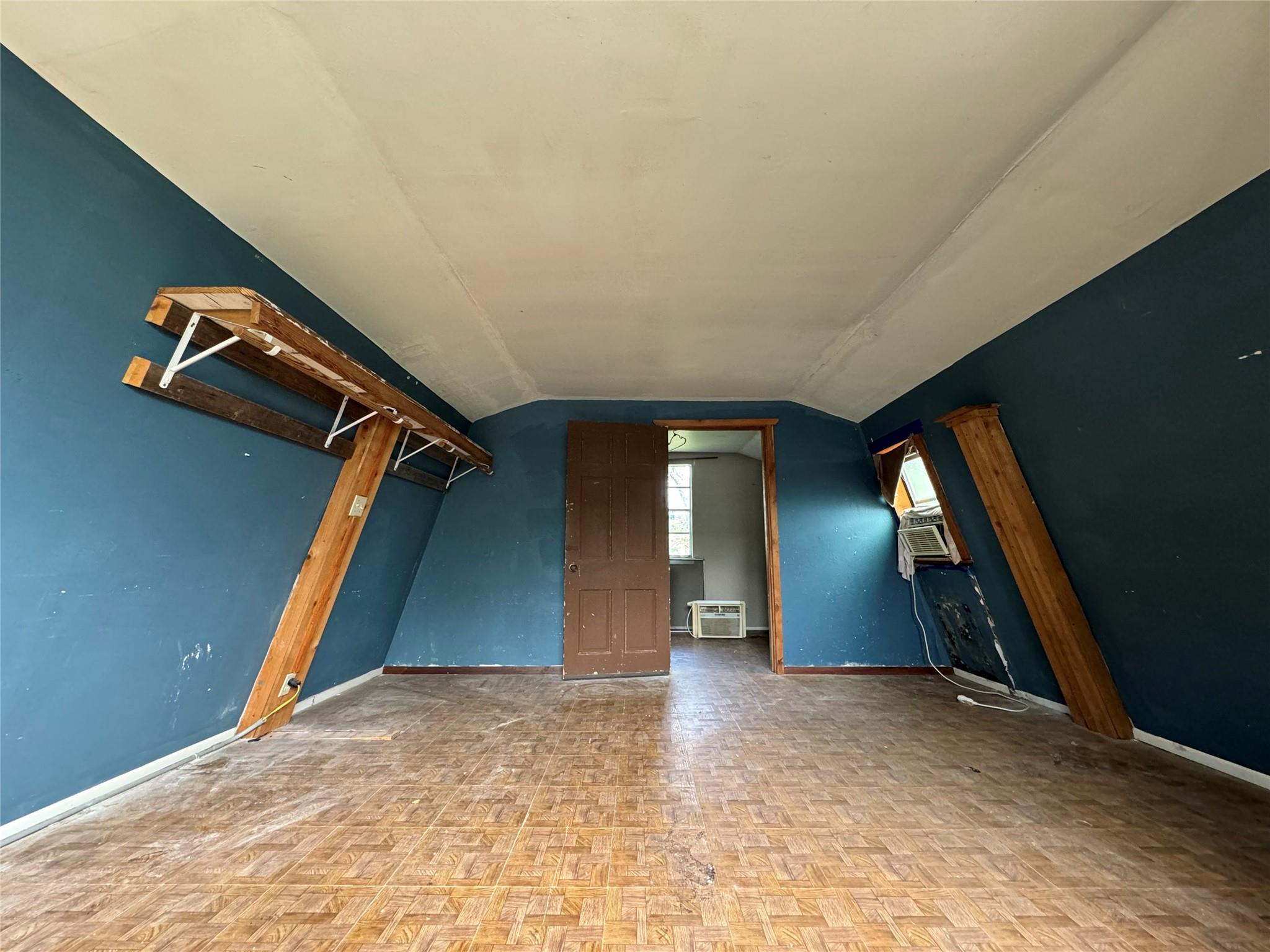 339 Lake View Dr Property Photo 8
