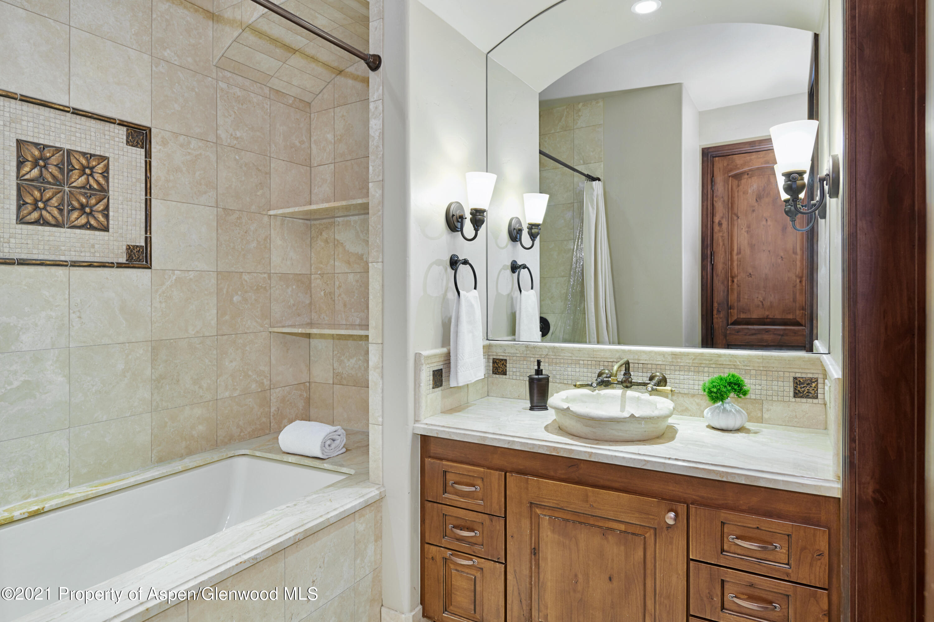 1232 Mountain View Drive, B Property Photo 27
