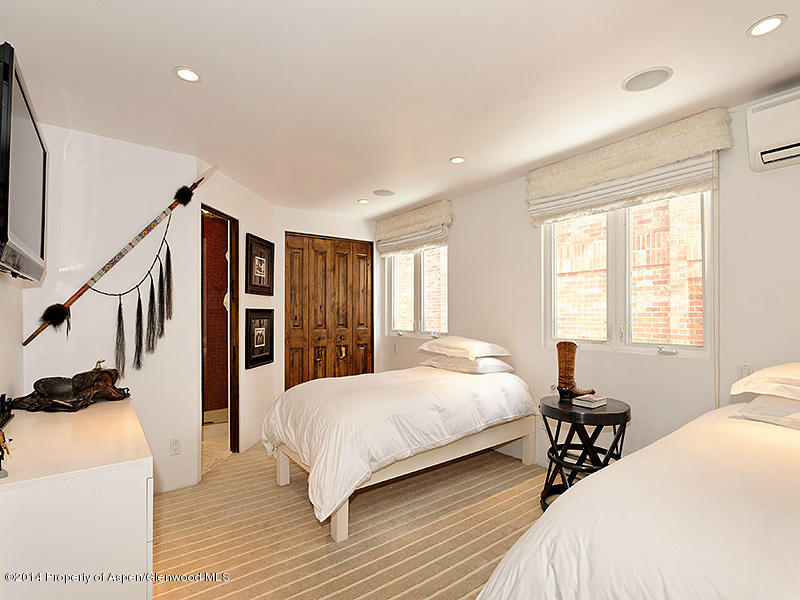 805 E Cooper #10 Property Photo 6