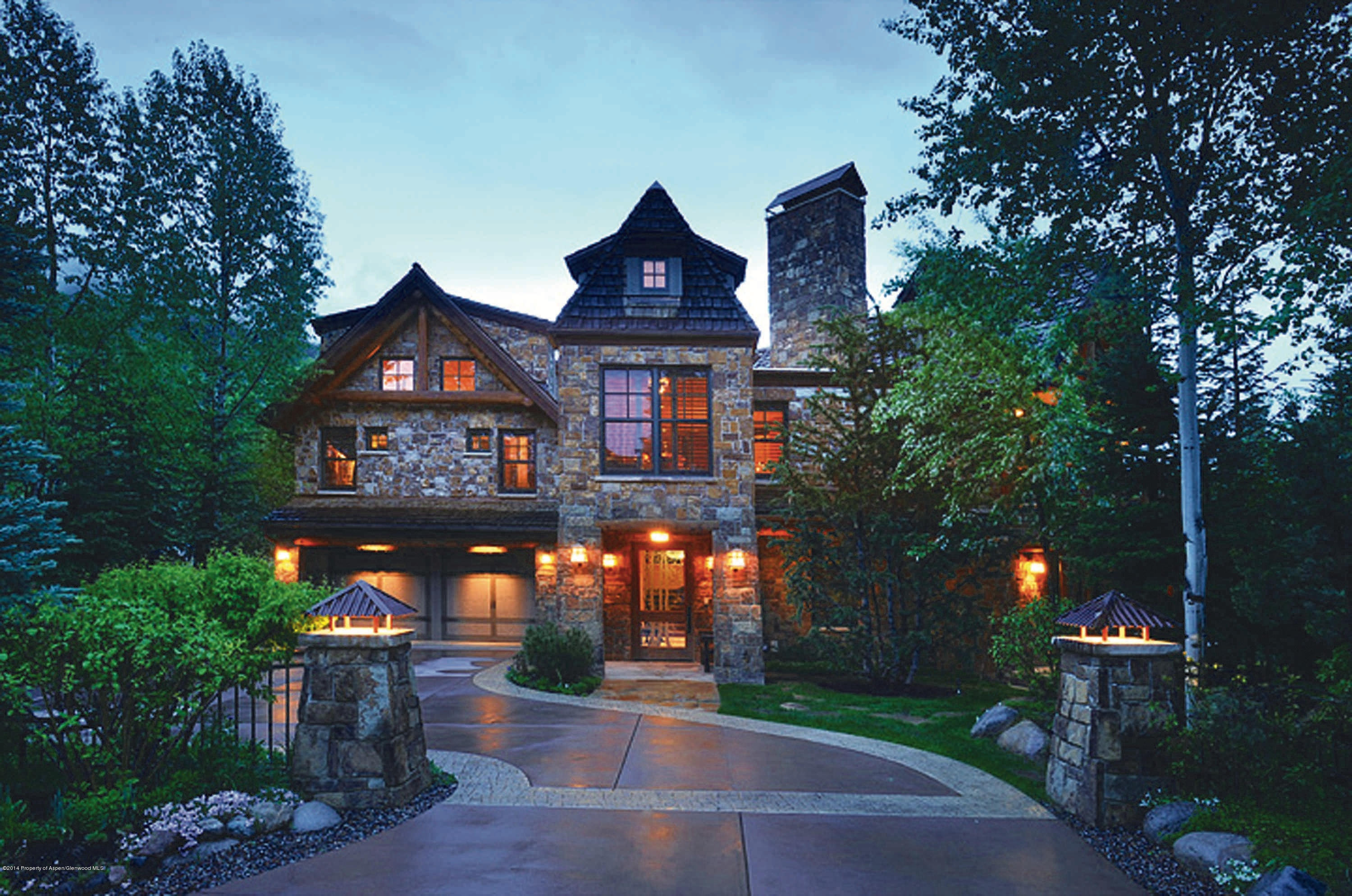 1240 Riverside Drive Property Photo
