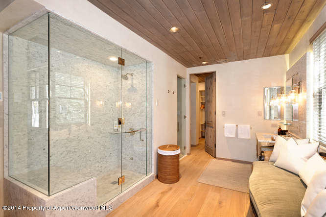 1240 Riverside Drive Property Photo 13