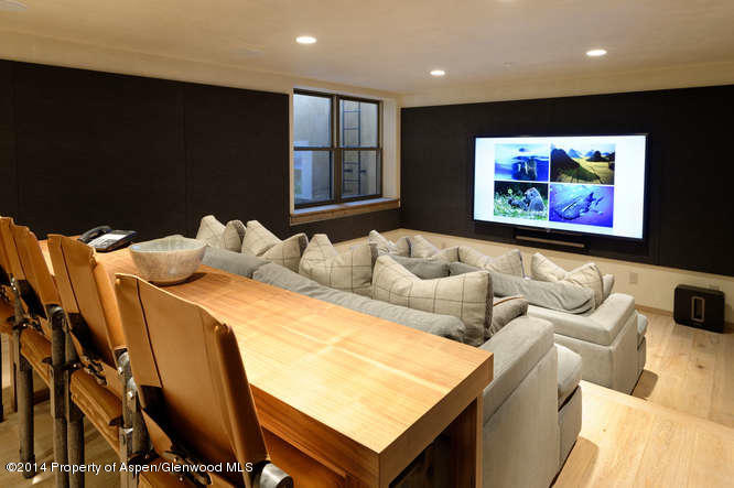 1240 Riverside Drive Property Photo 17