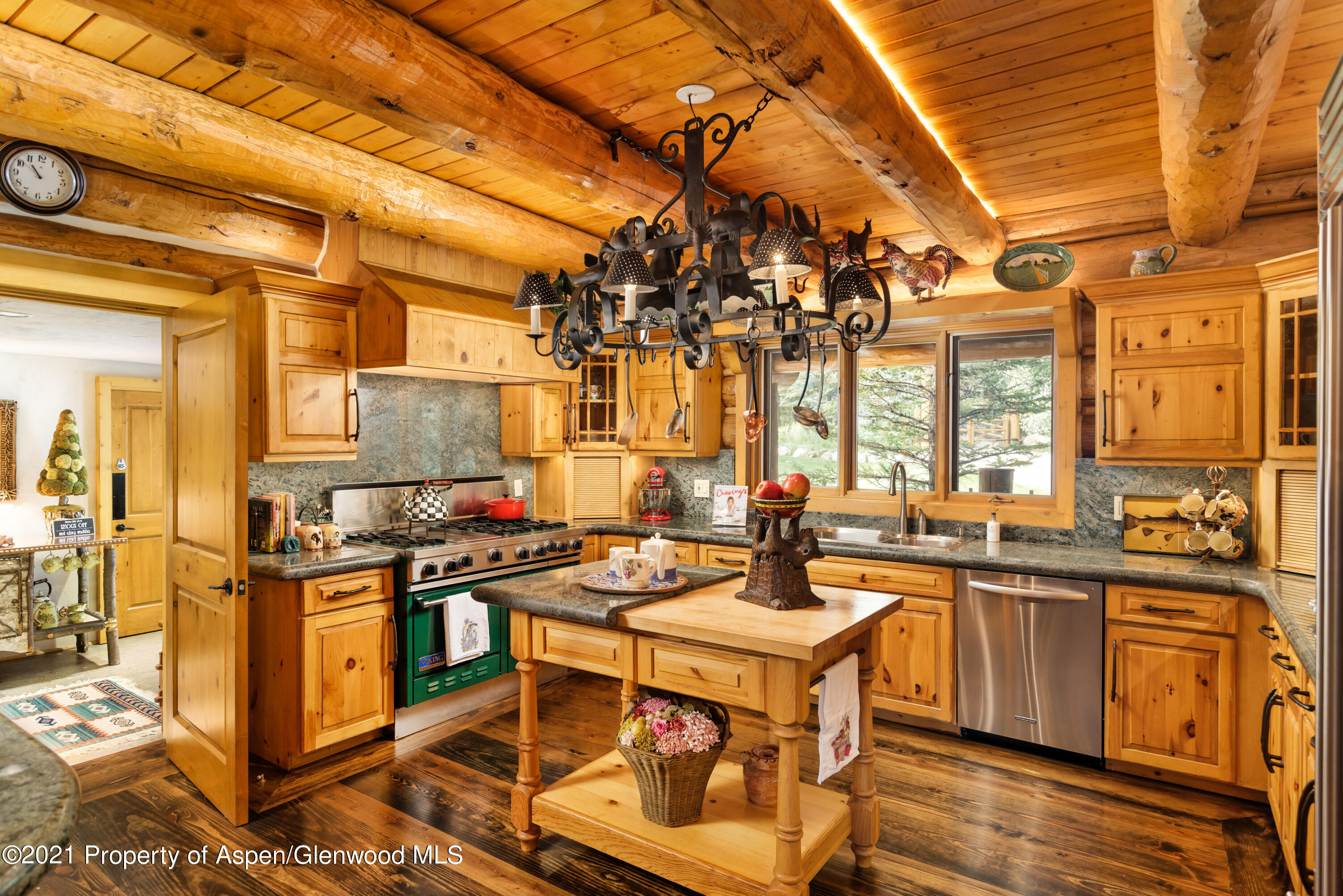 770 Twining Flats Rd Property Photo 12