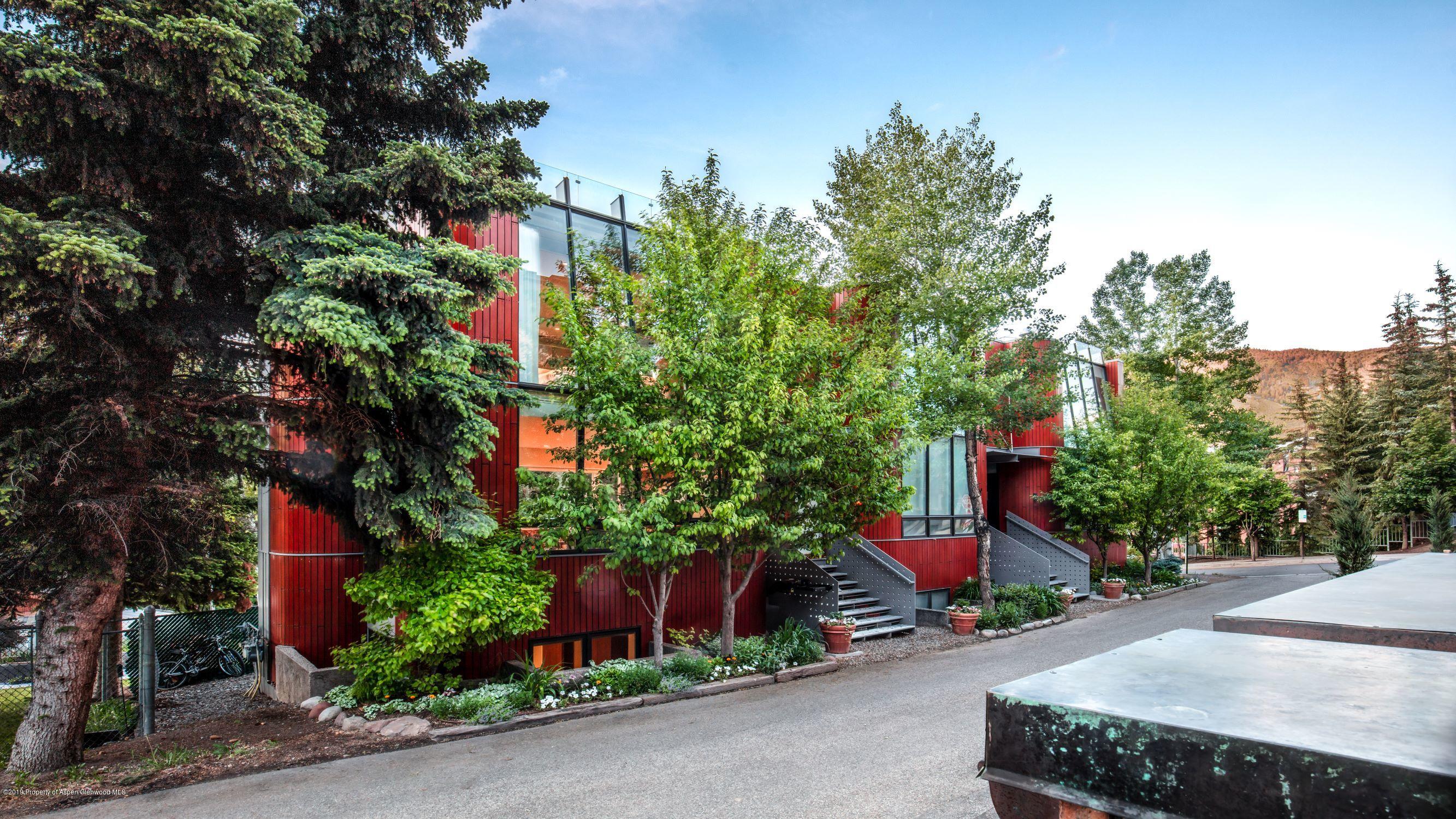 623 S Monarch Street Unit: A Property Photo 2