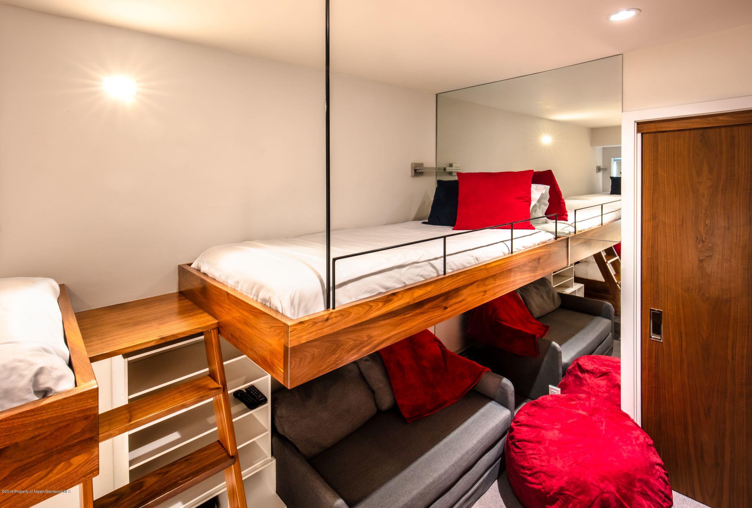 623 S Monarch Street Unit: A Property Photo 18