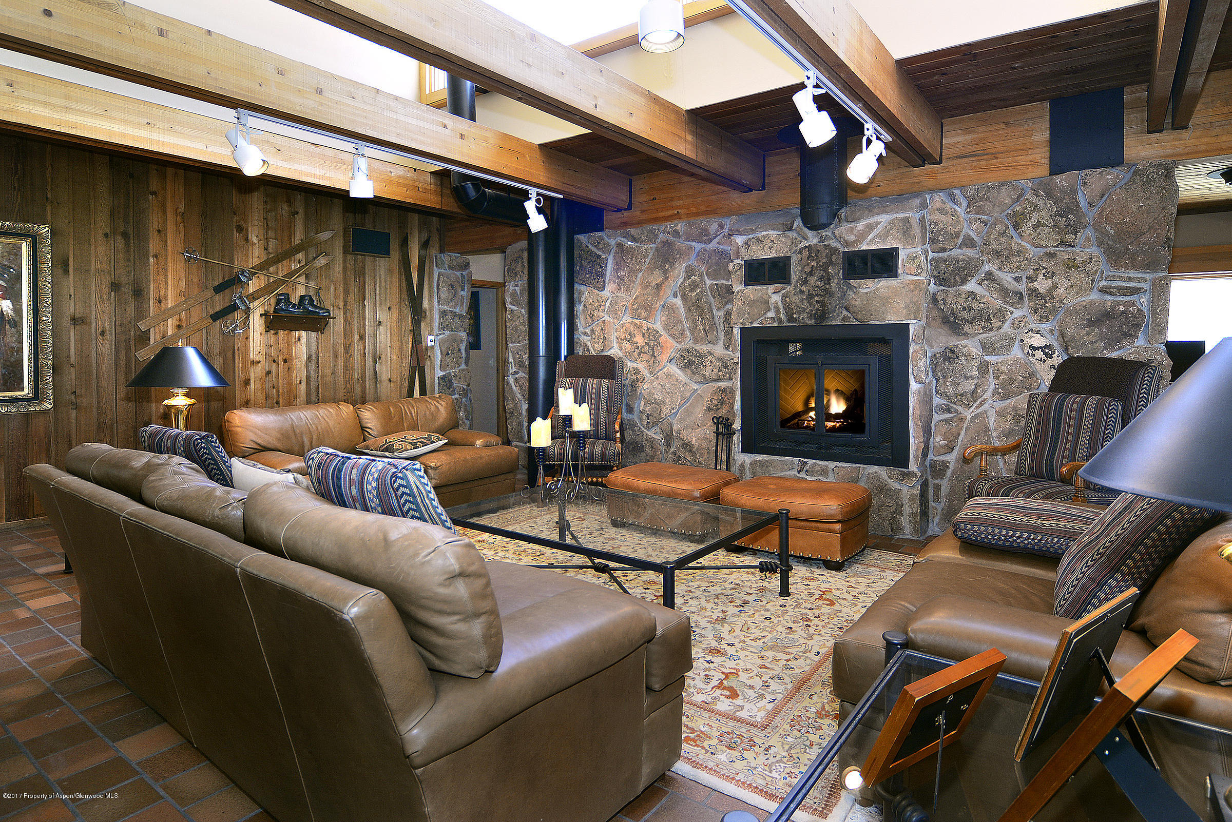 2076 Faraway Road Property Photo 6