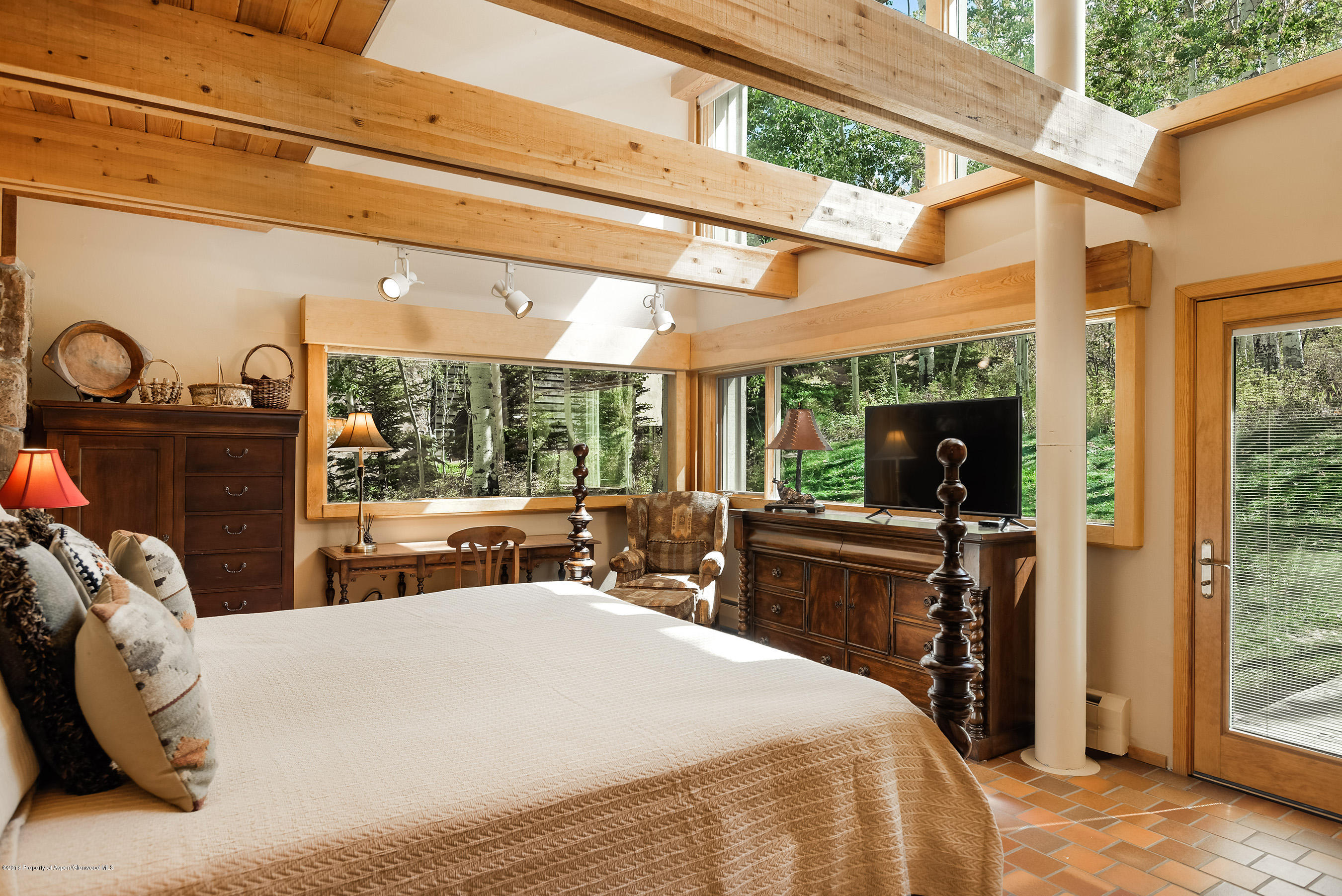2076 Faraway Road Property Photo 11