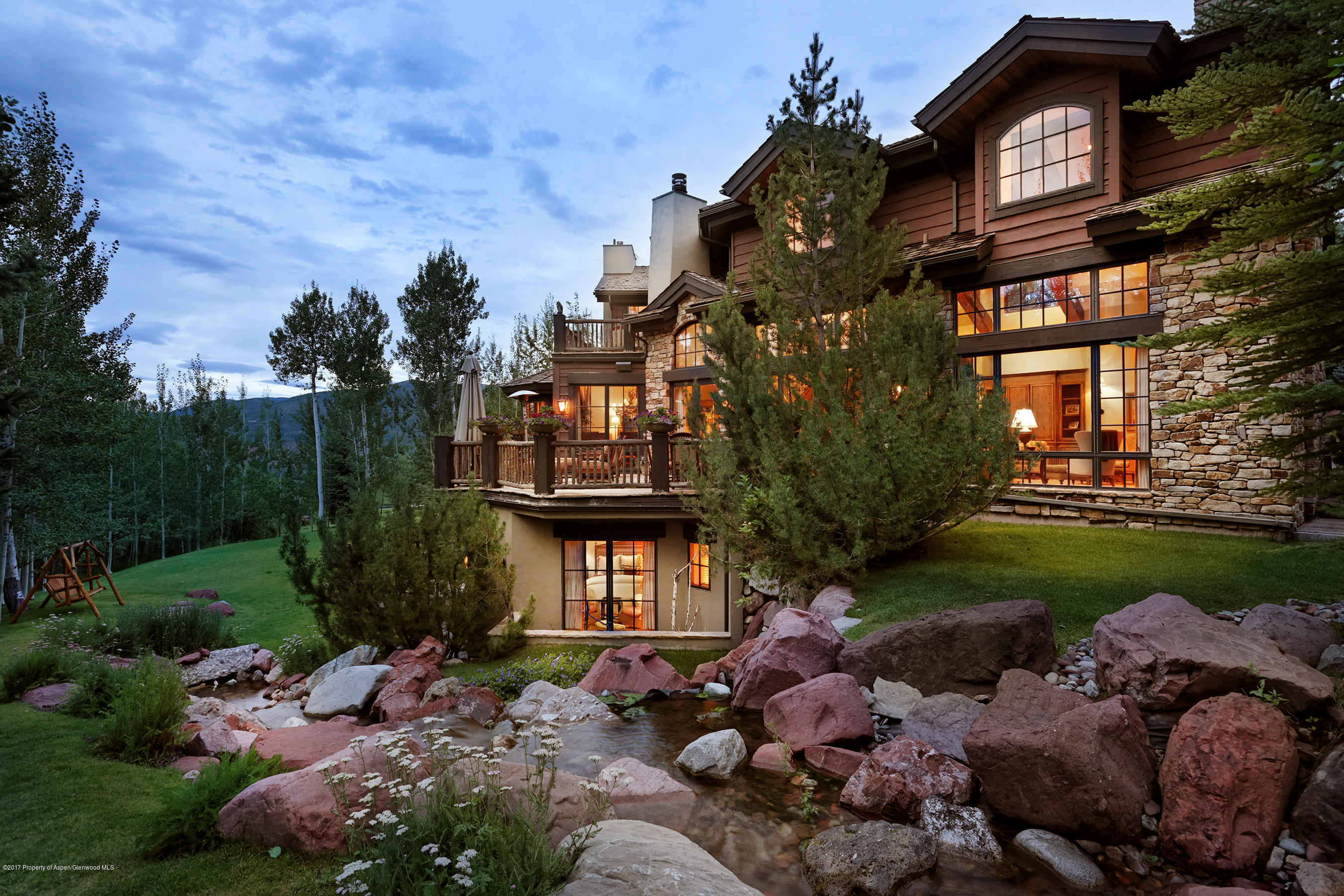 127 Powderbowl Property Photo 1