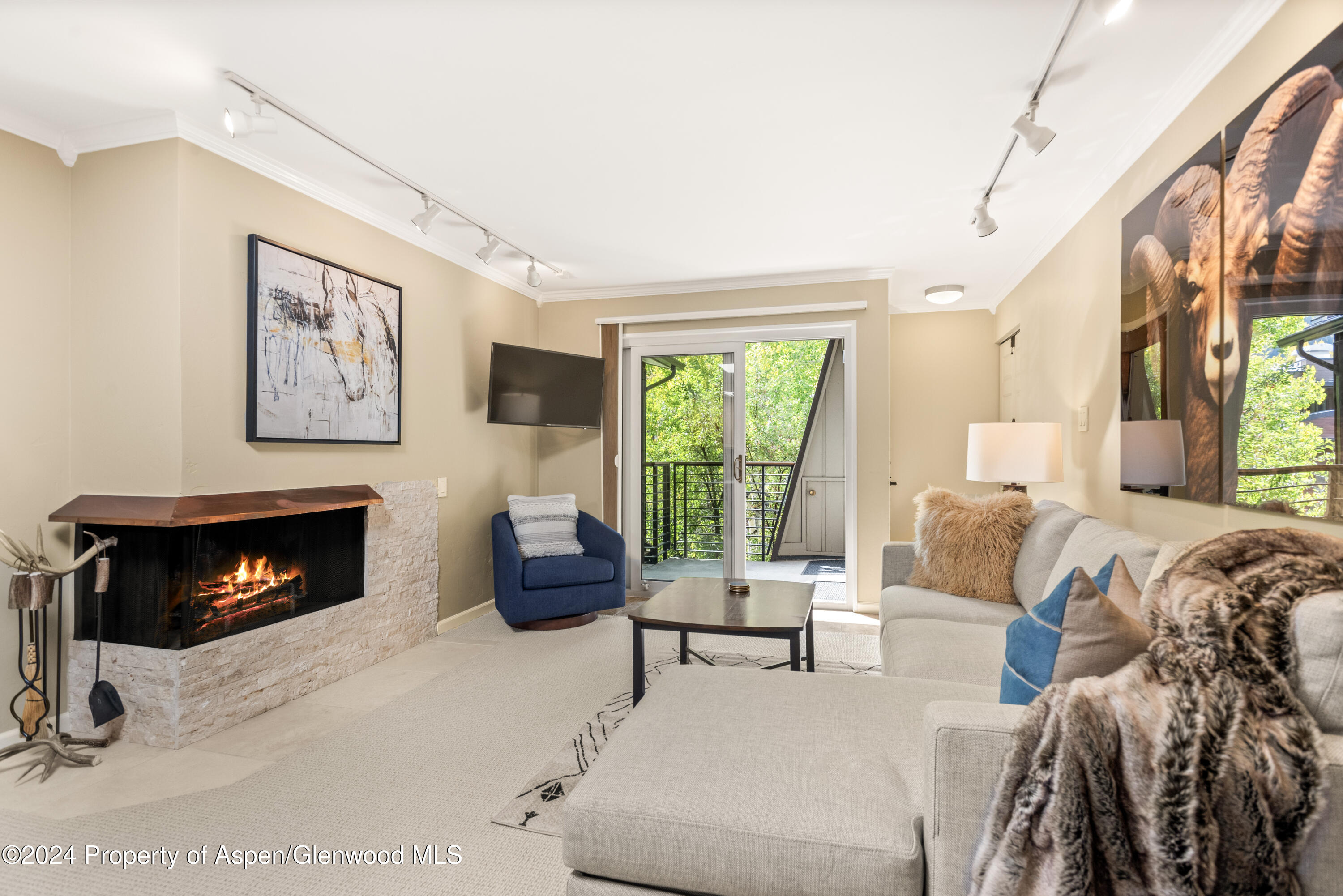 210 E Cooper Avenue 3b Property Photo 1