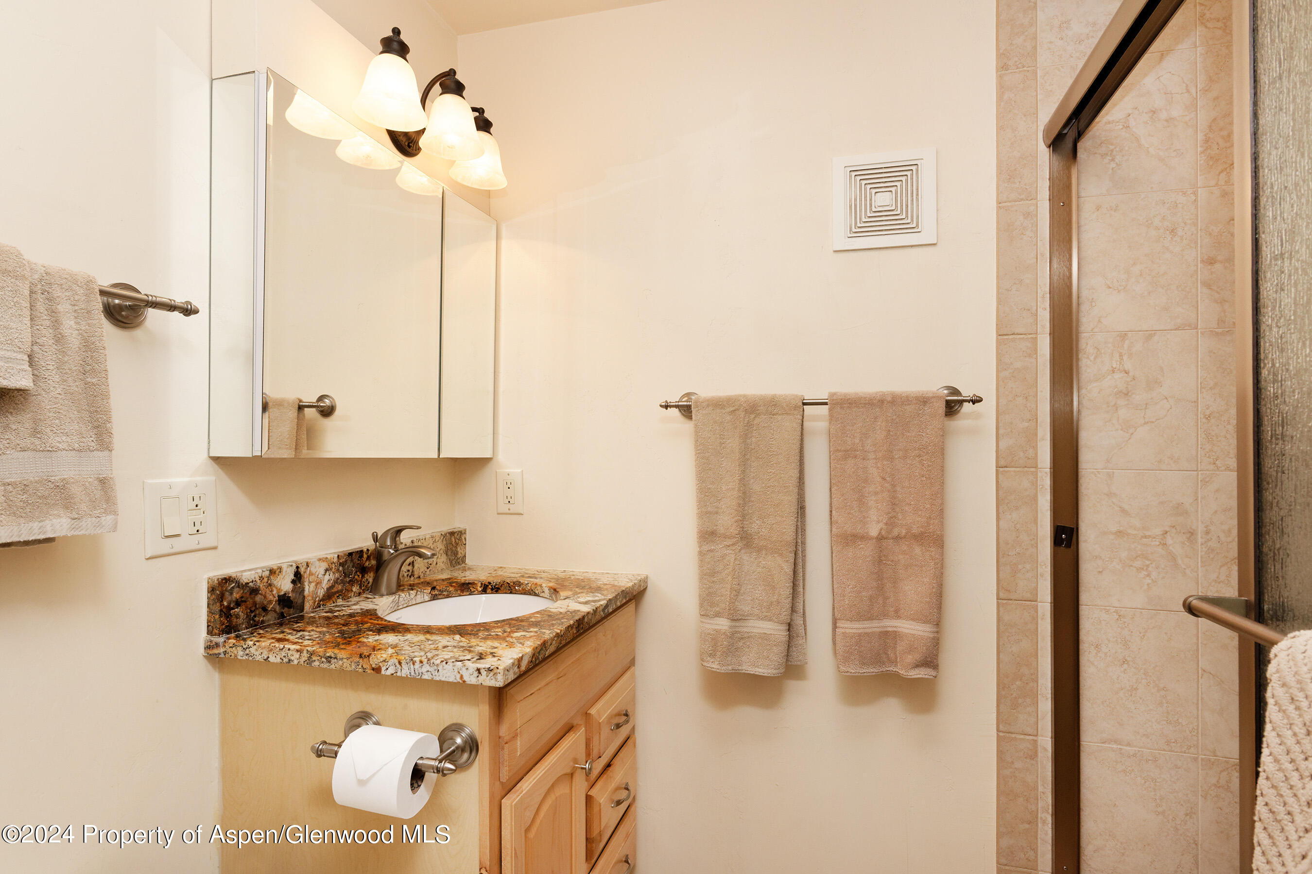 210 E Cooper Avenue 3b Property Photo 7