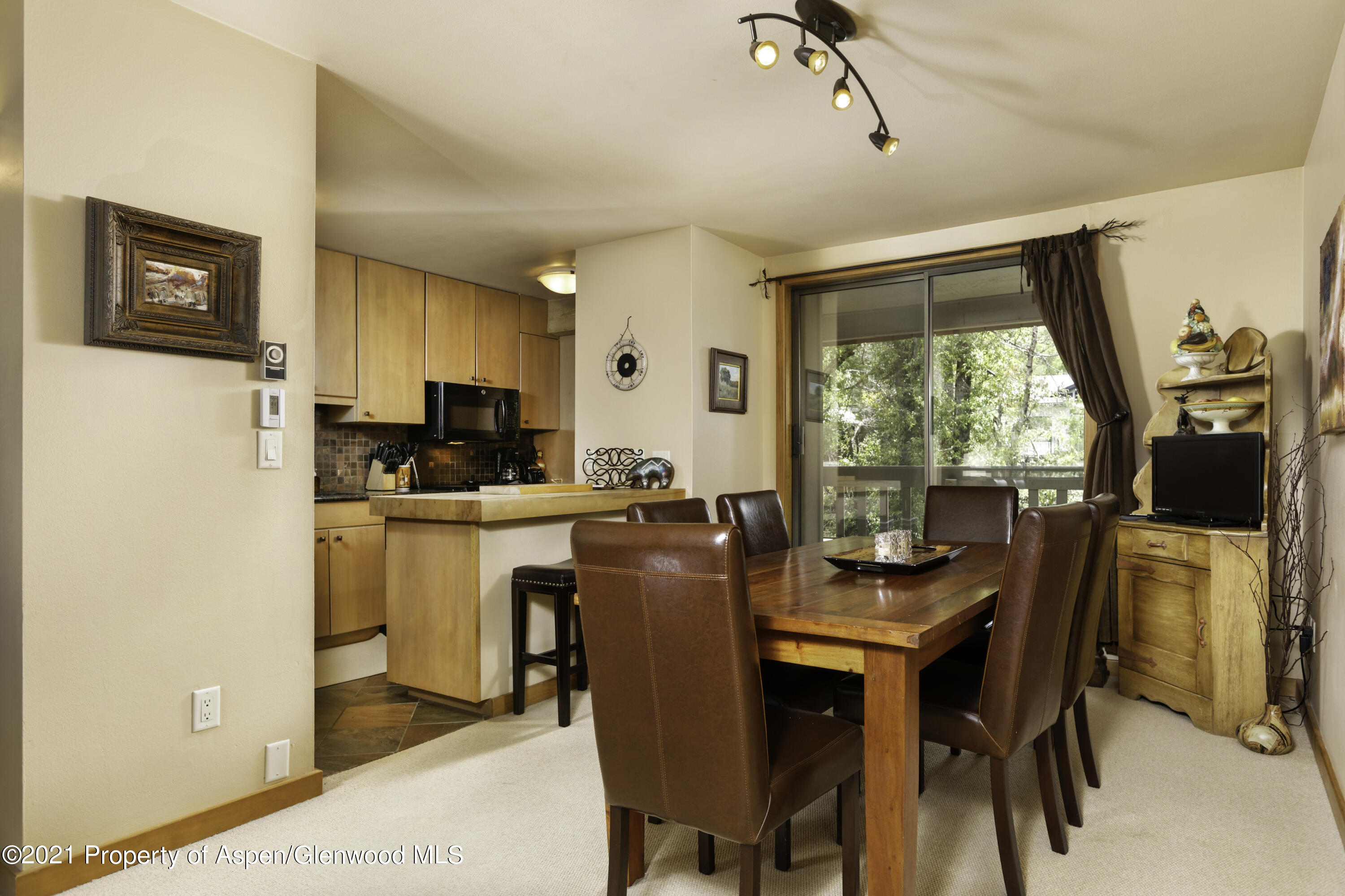 1028 E Hopkins Avenue Unit #24 Property Photo 4