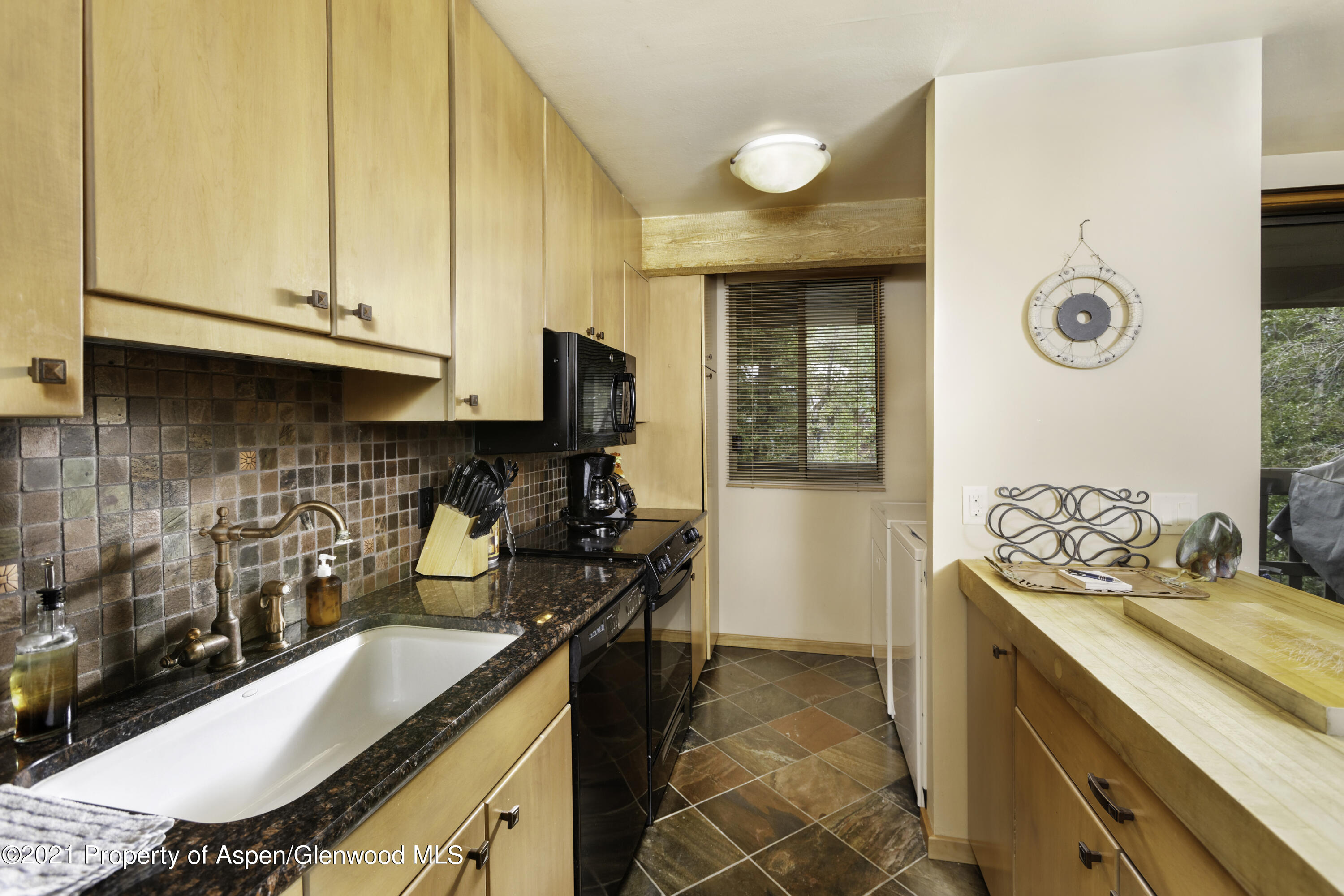 1028 E Hopkins Avenue Unit #24 Property Photo 6