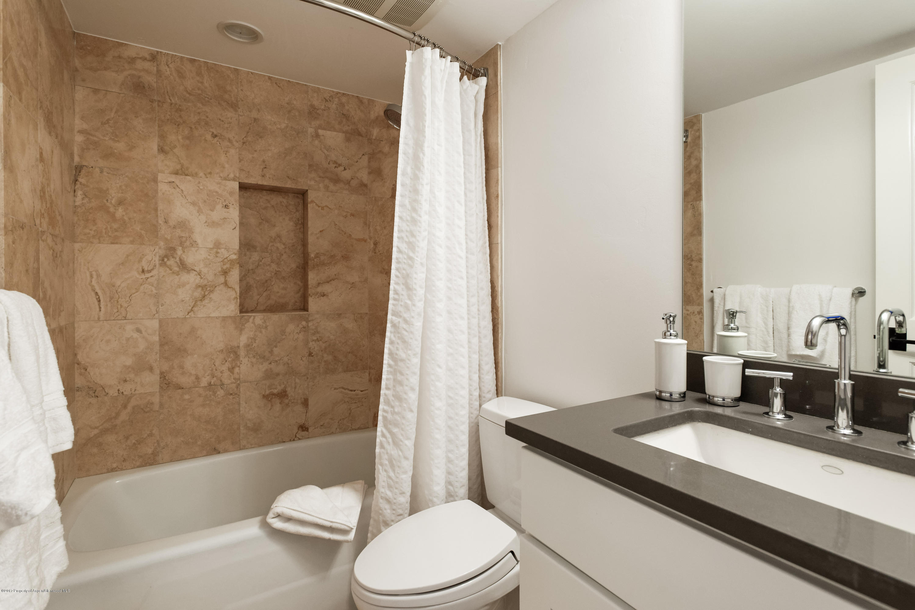 124 W Hyman Avenue 2-e Property Photo 15