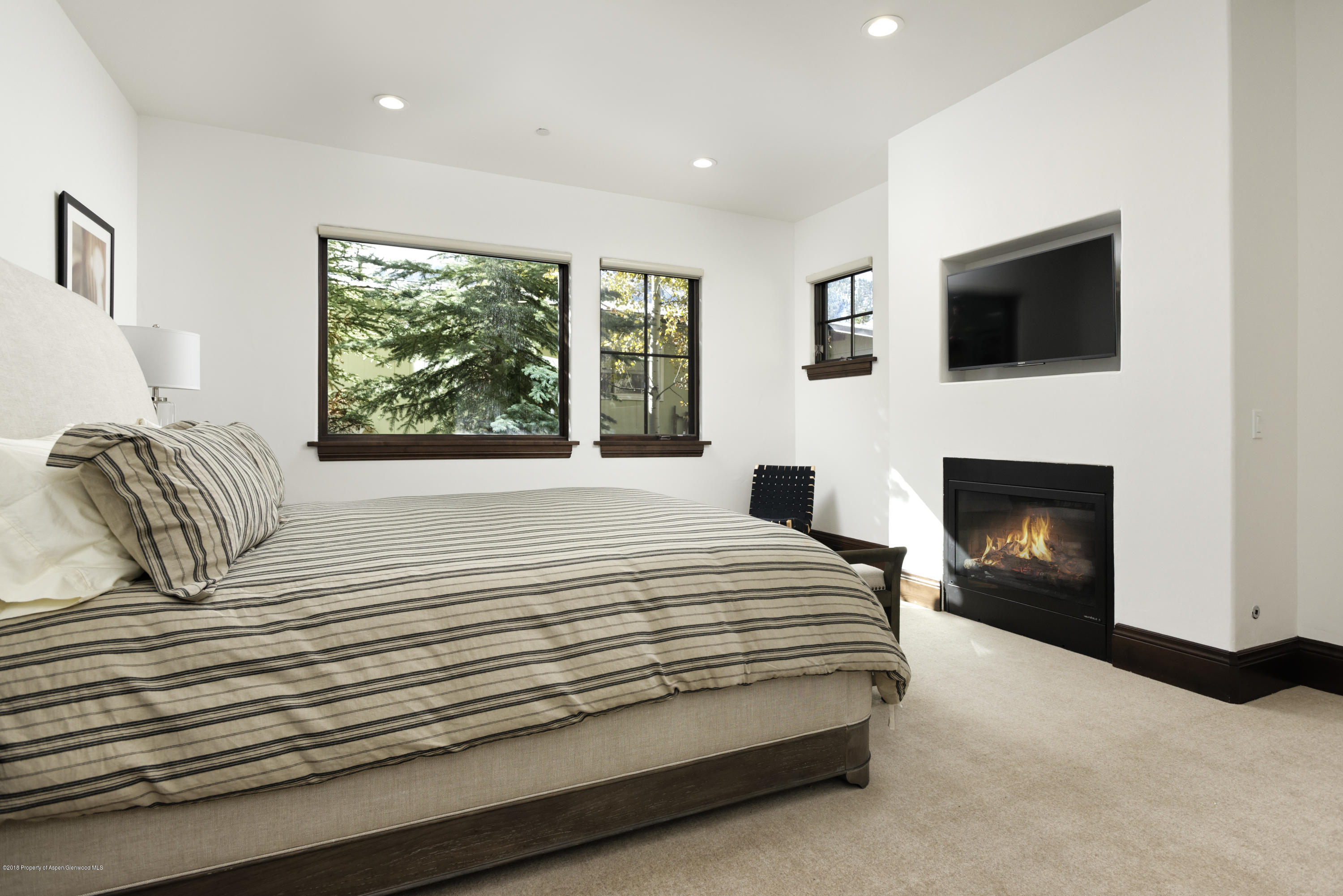 566 Race Street Property Photo 6