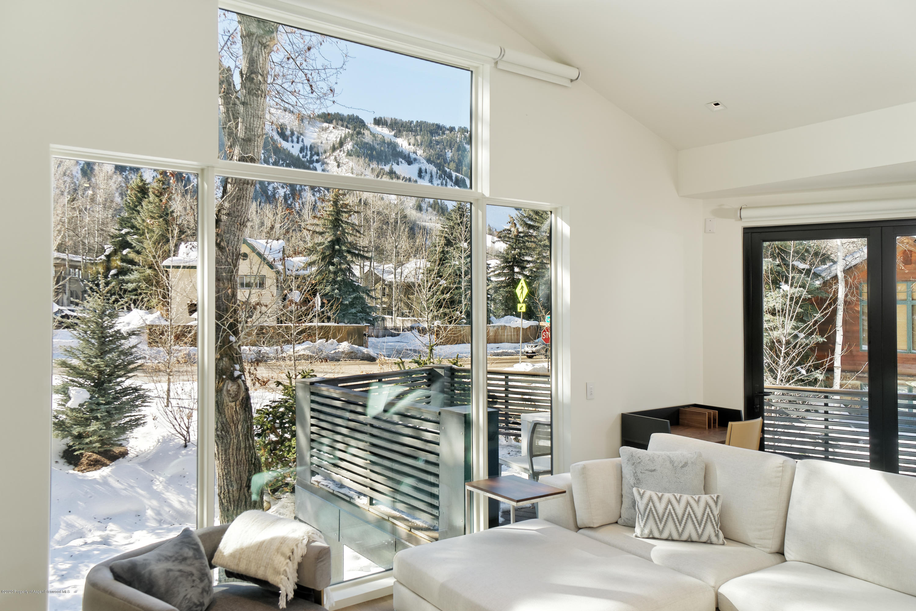 100 Park Avenue Property Photo 3