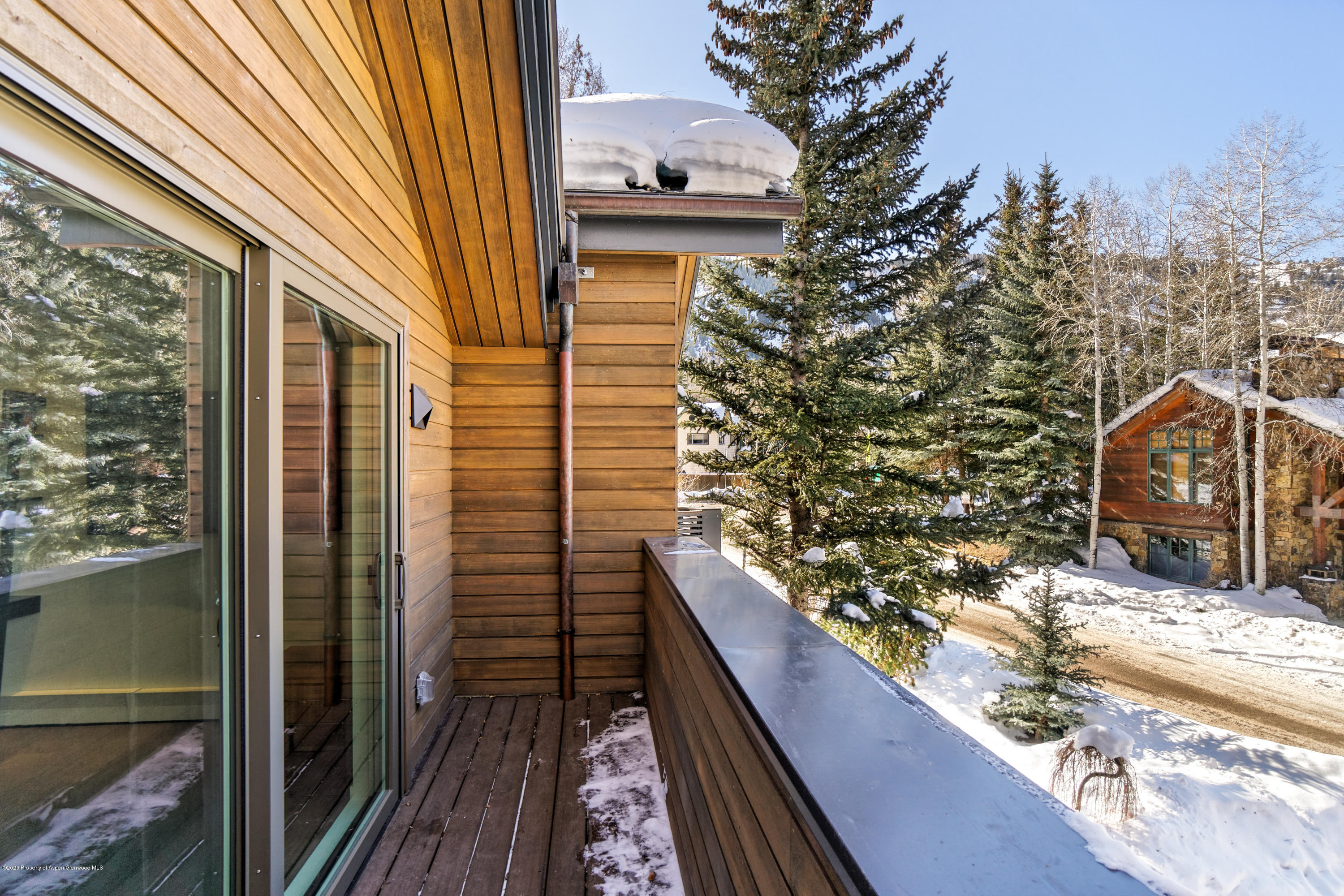 100 Park Avenue Property Photo 11