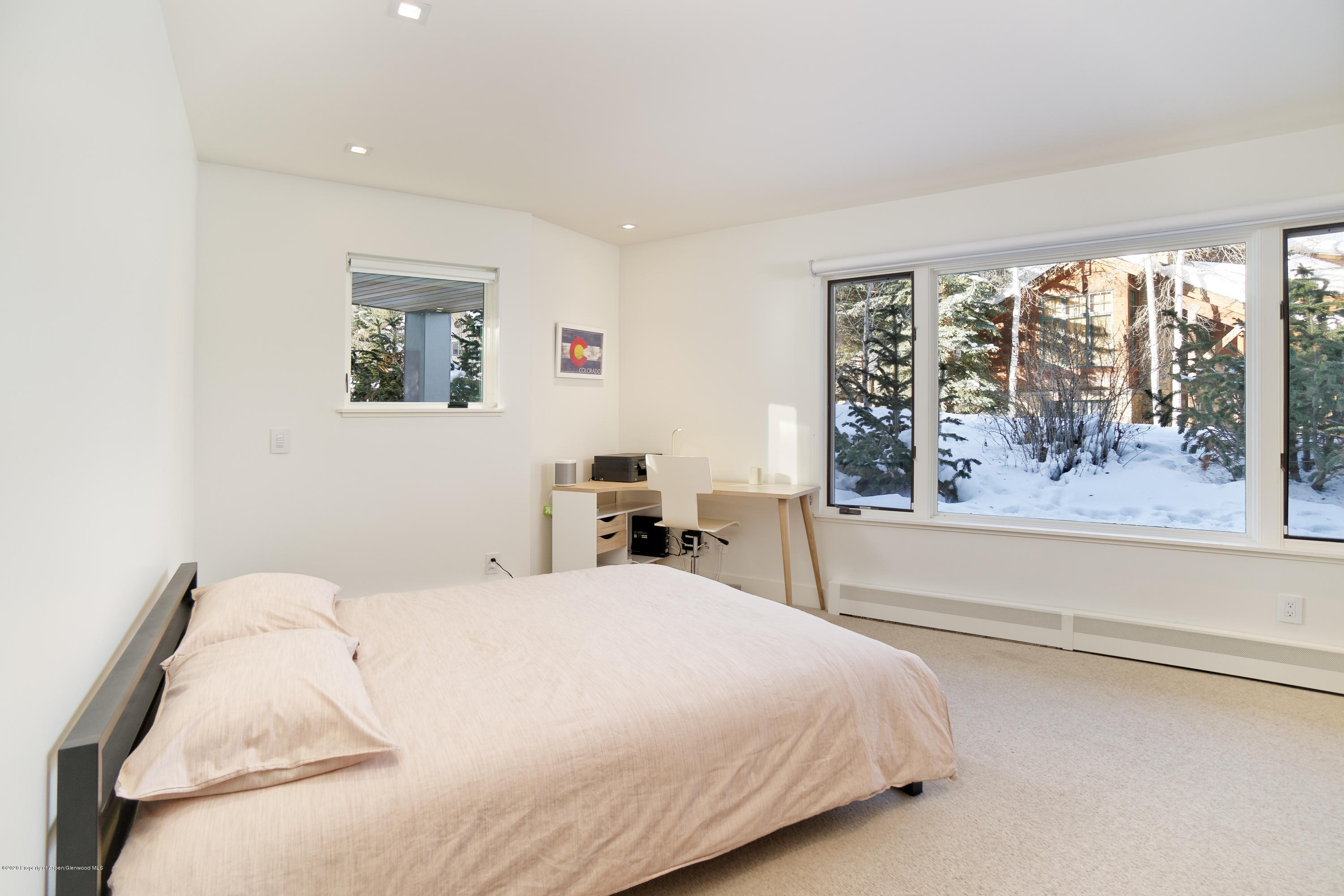 100 Park Avenue Property Photo 13