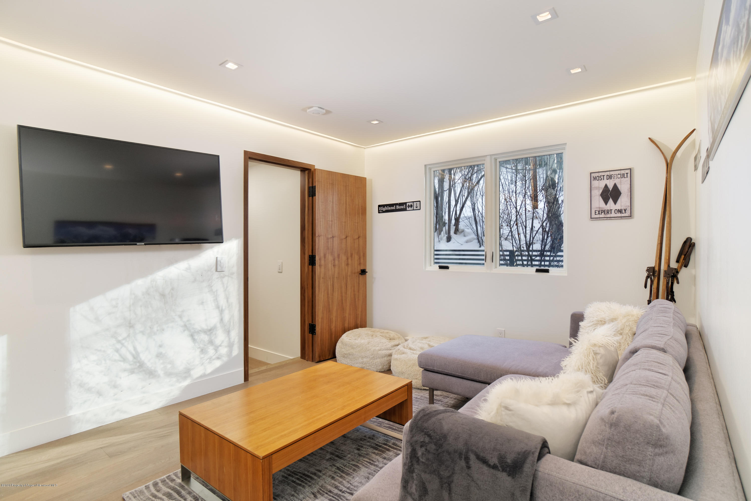 100 Park Avenue Property Photo 16
