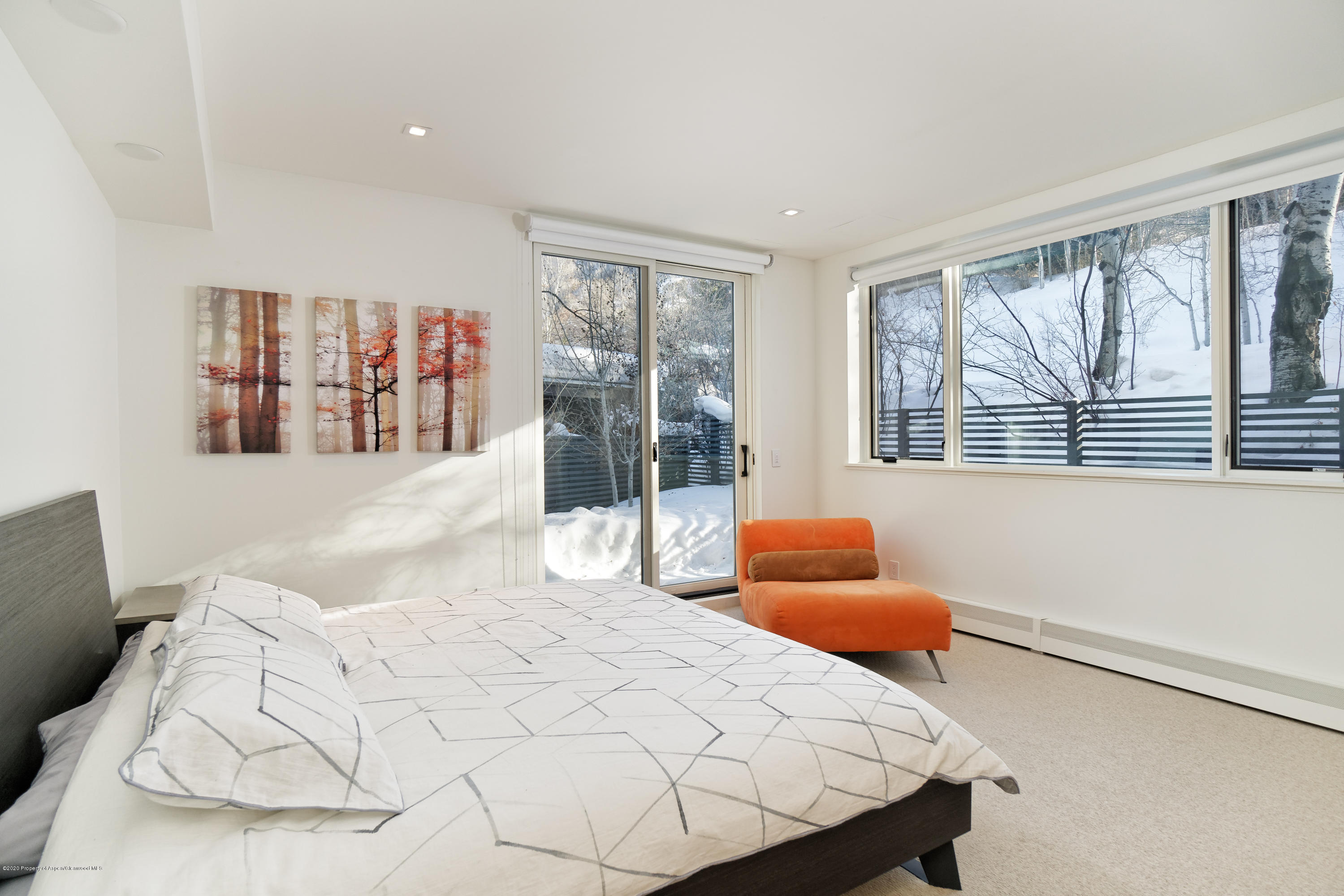 100 Park Avenue Property Photo 17
