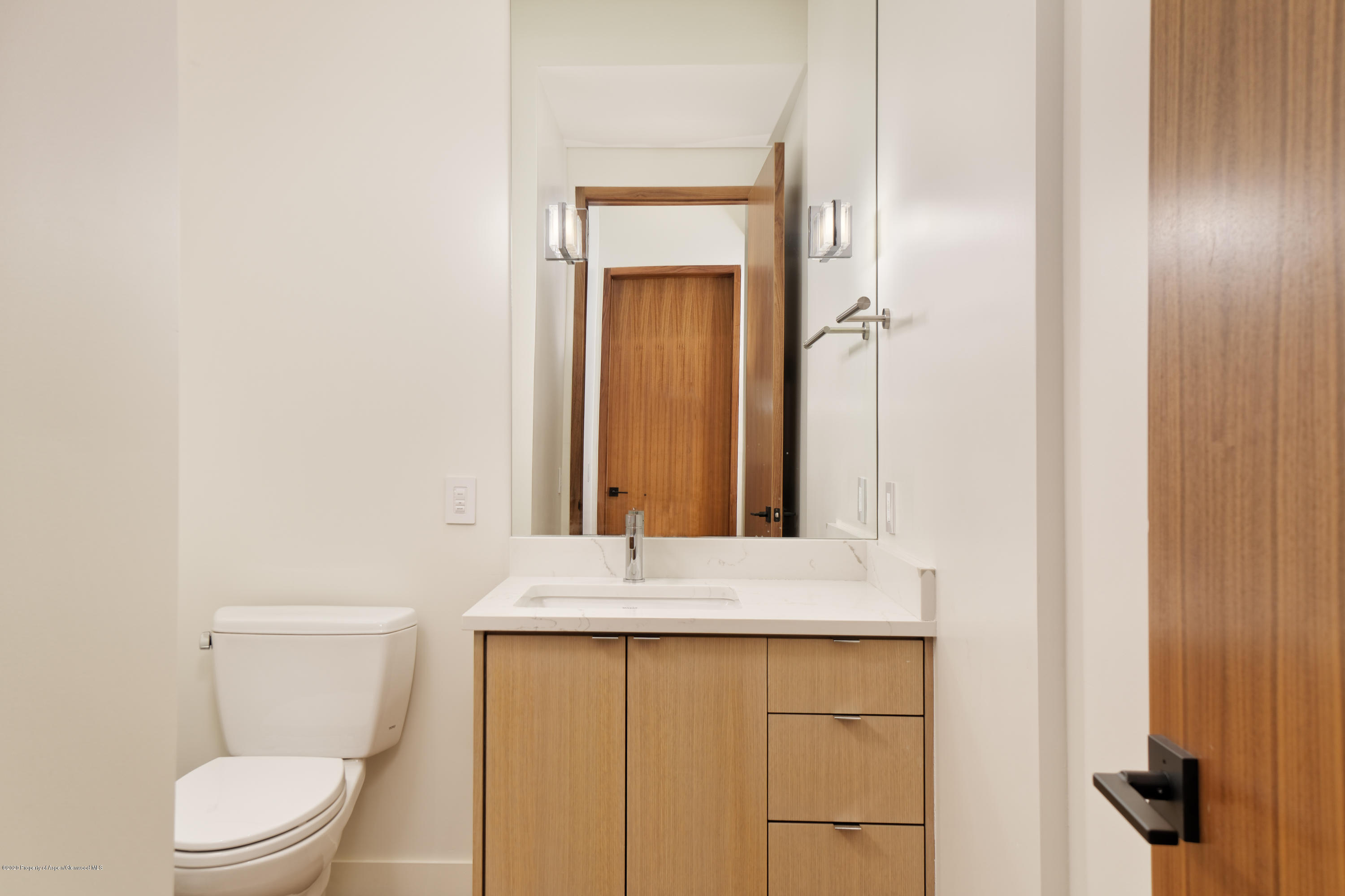 100 Park Avenue Property Photo 22