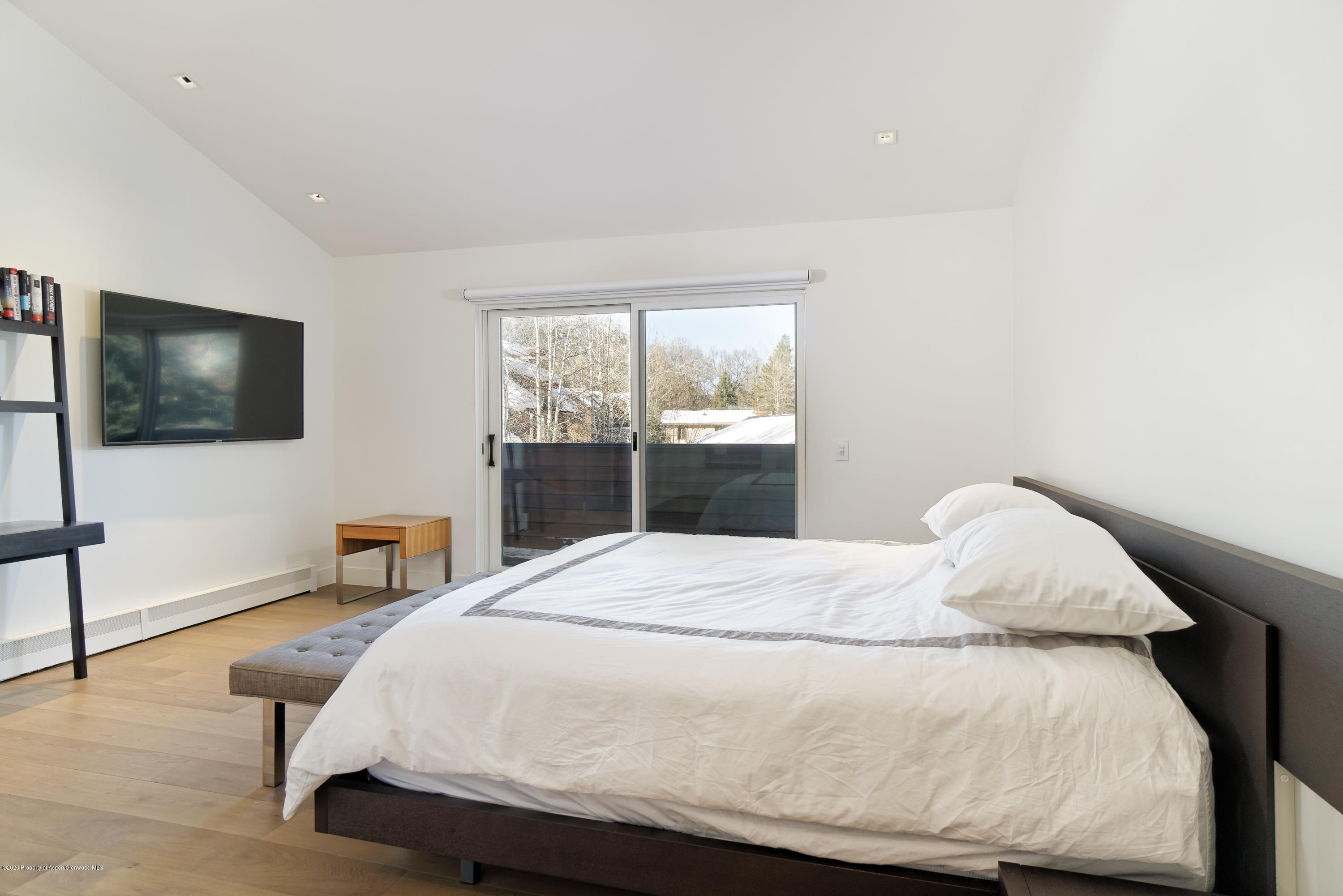 100 Park Avenue Property Photo 23