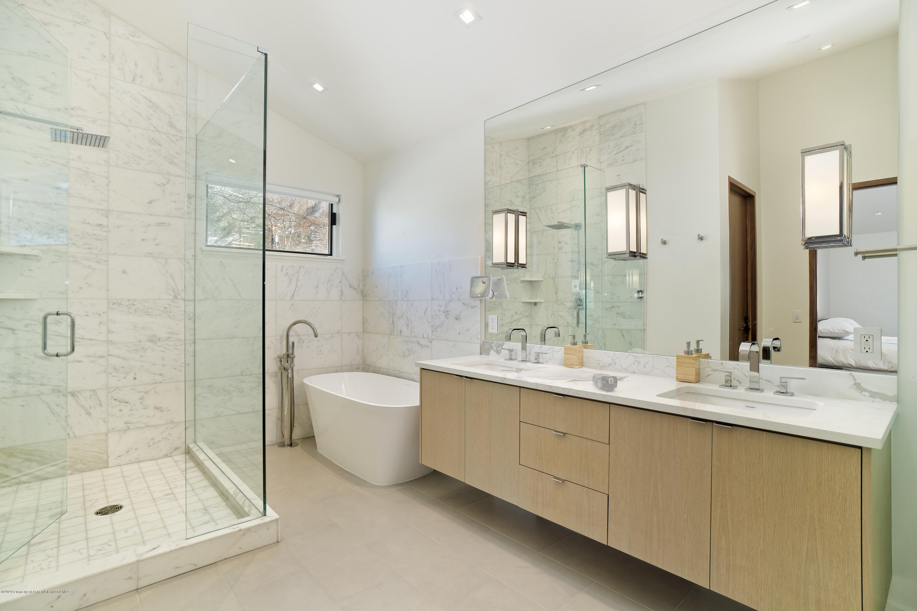 100 Park Avenue Property Photo 24