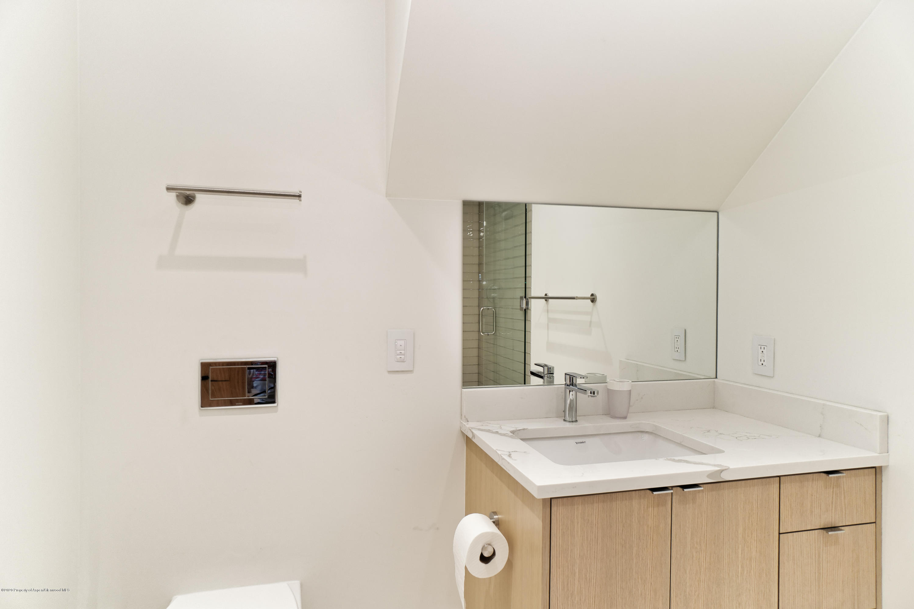 100 Park Avenue Property Photo 26