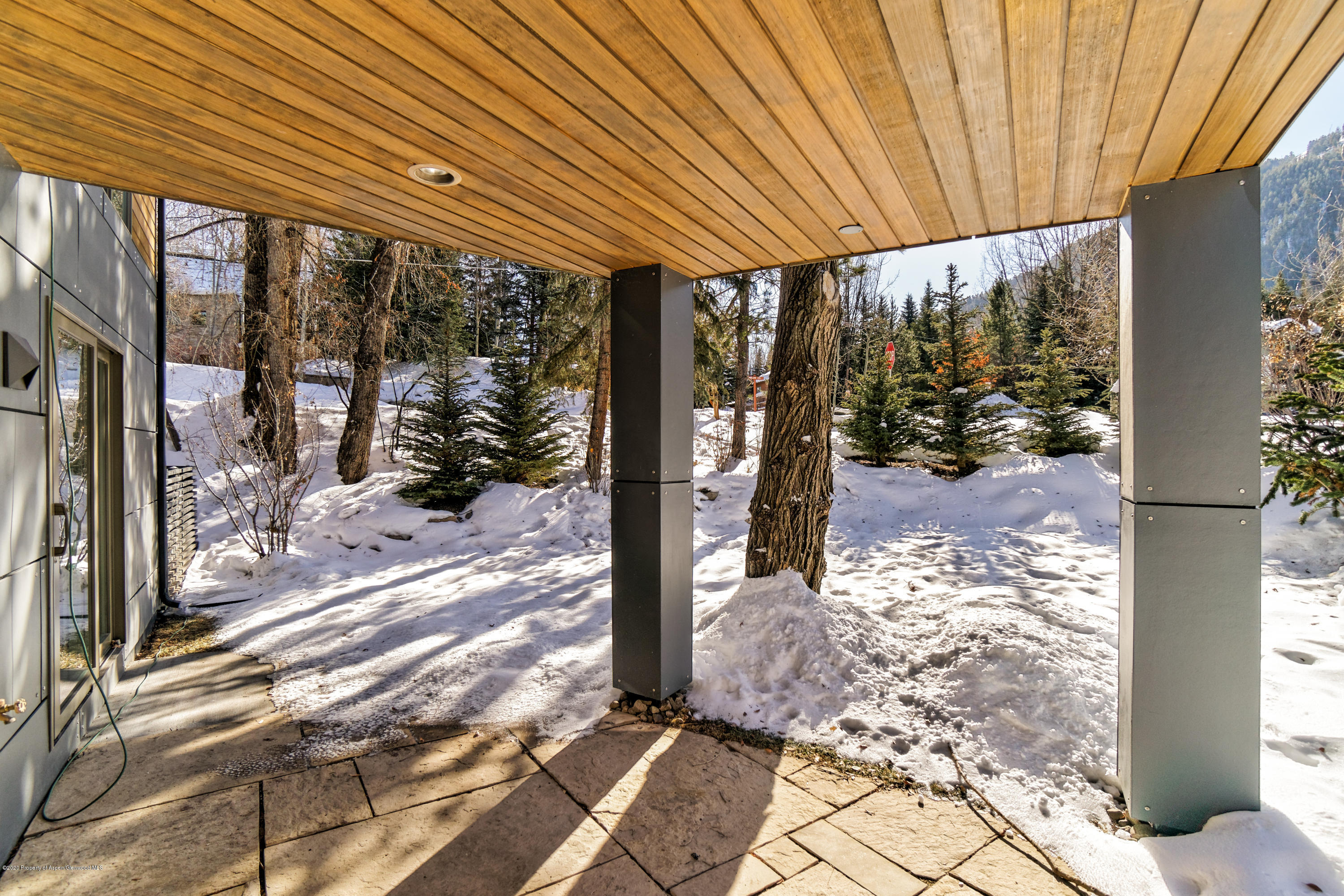100 Park Avenue Property Photo 28