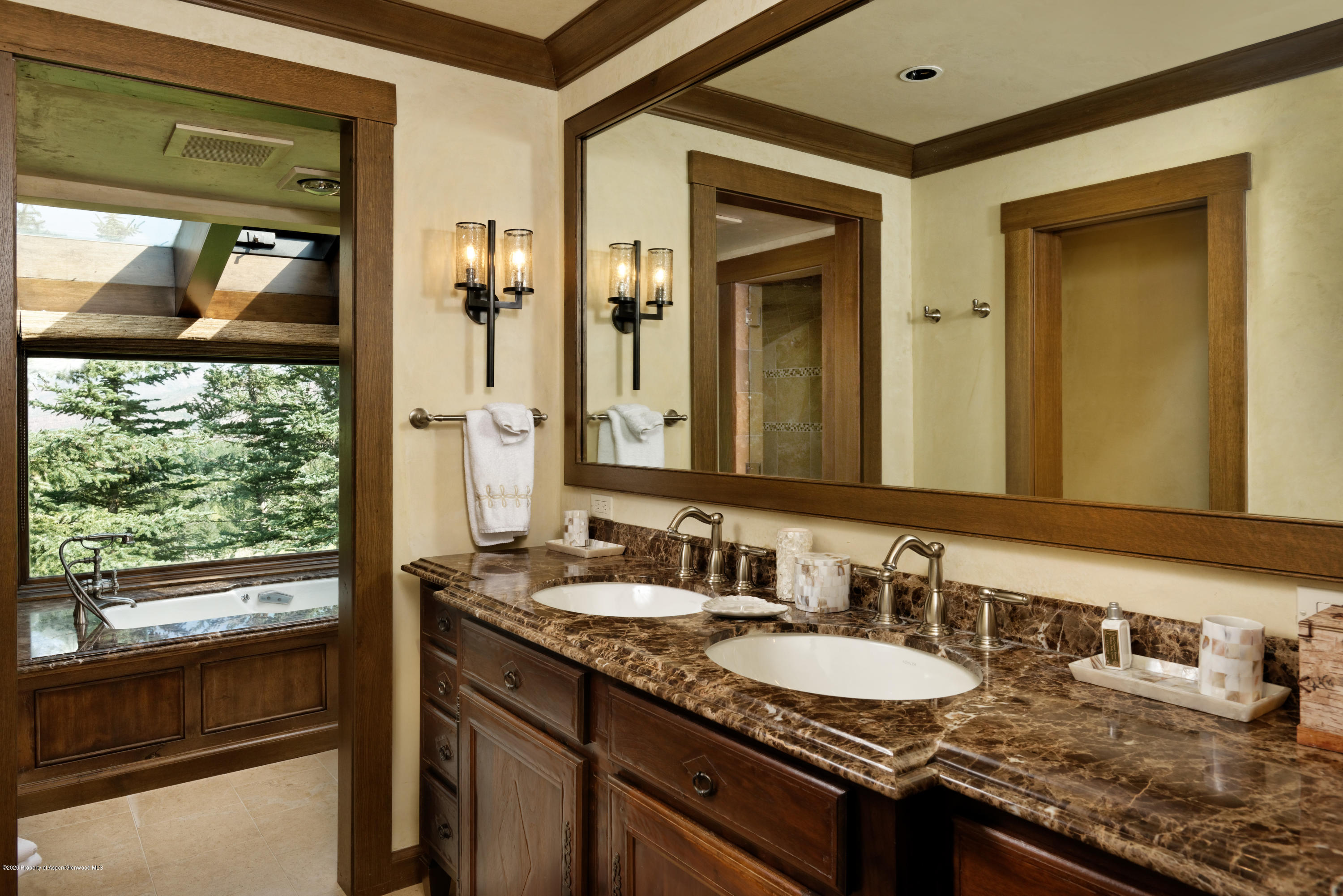 565 N Starwood Drive Property Photo 13