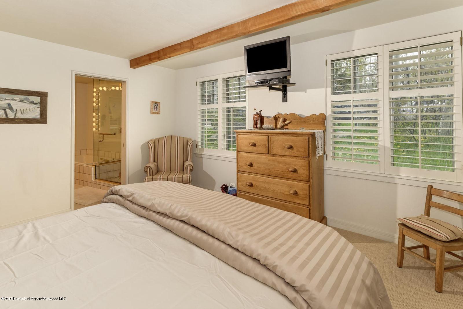 1109 Waters Avenue Property Photo 9