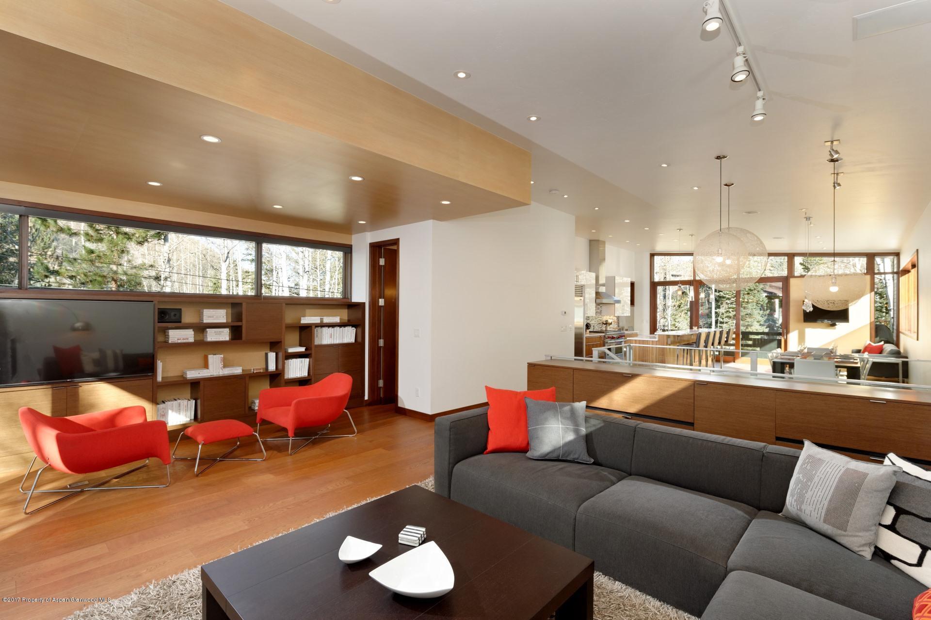 1291 Riverside Drive Property Photo 4