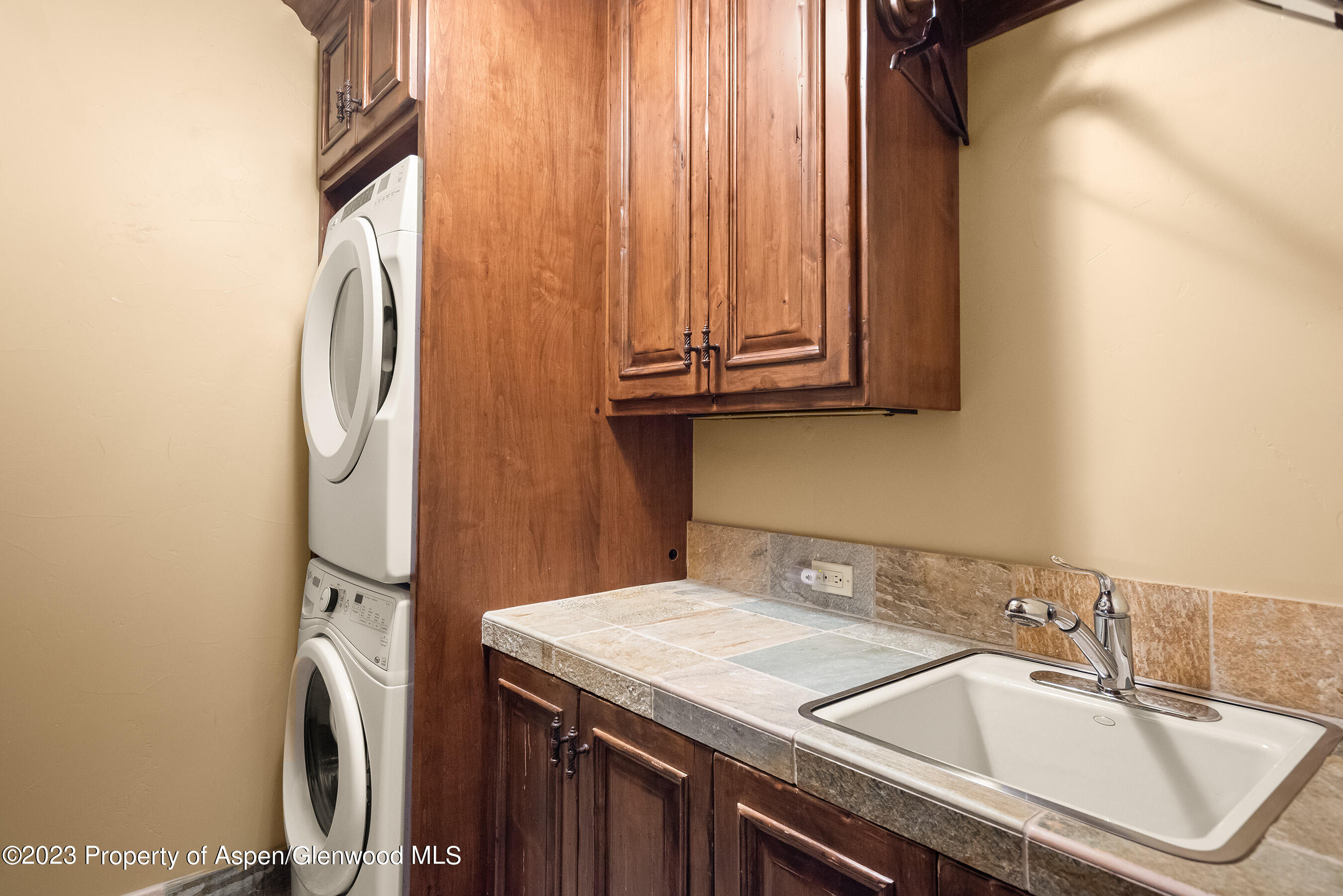 81 Thunderbowl Lane Property Photo 14