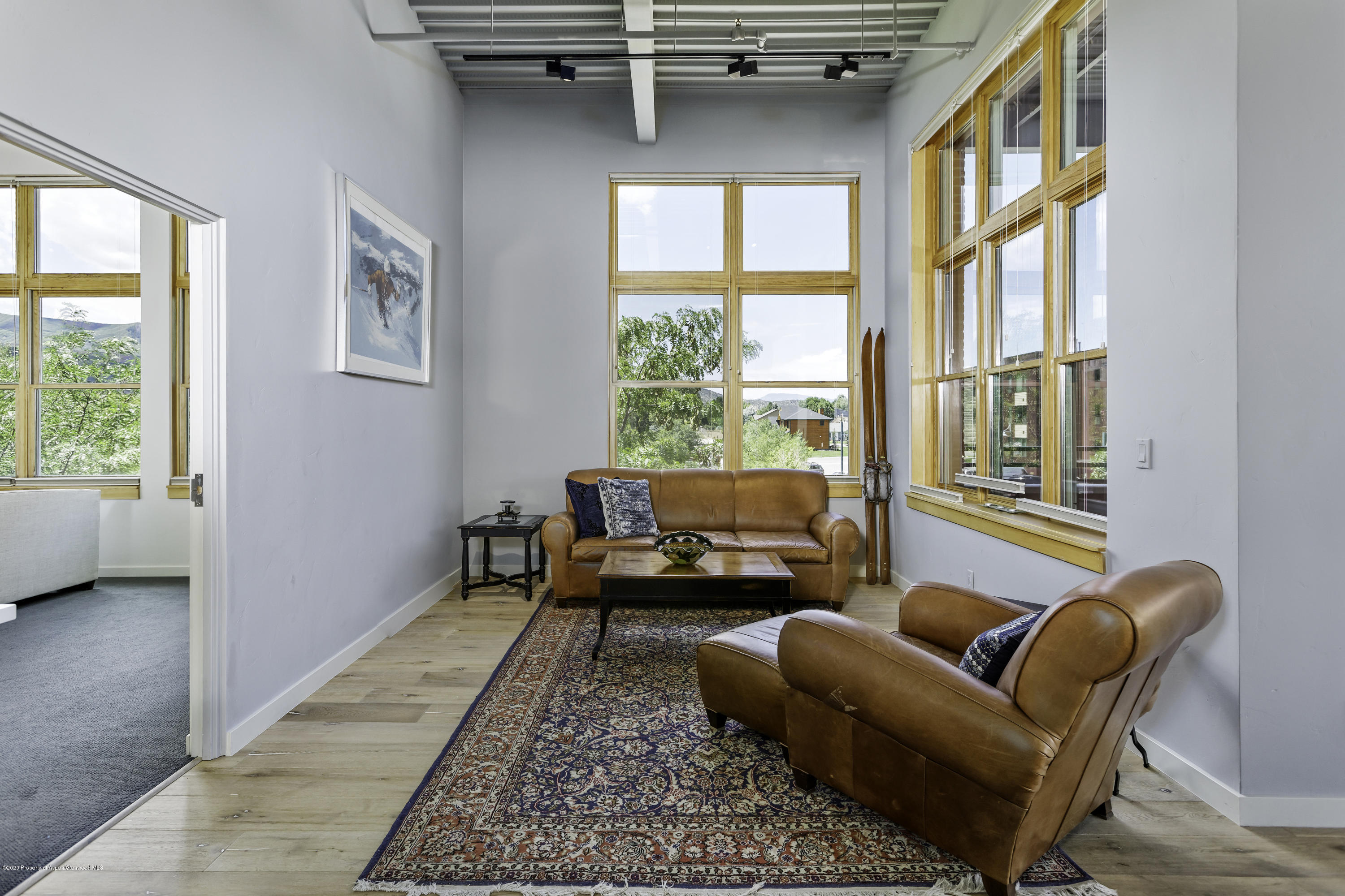 231 Robinson Street R-212 Property Photo 6