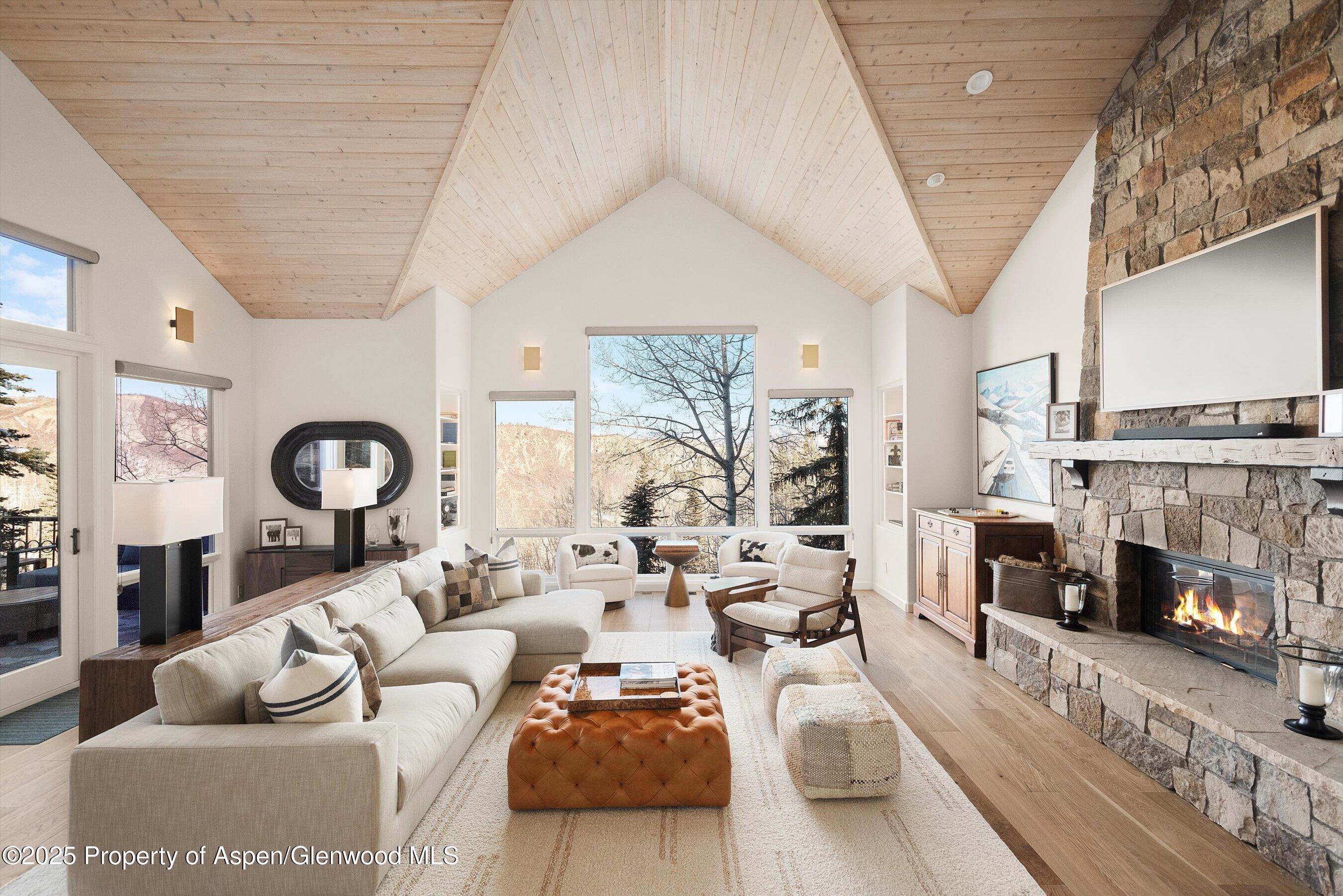 18 Edgewood Lane Property Photo 1