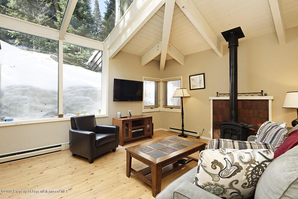 18 Edgewood Lane Property Photo 33