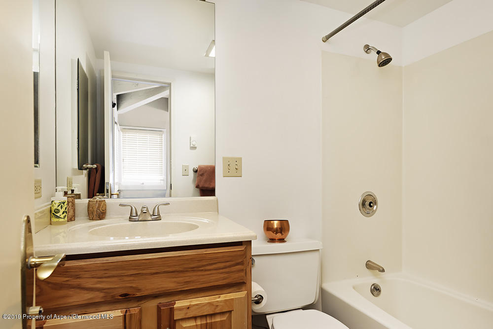 18 Edgewood Lane Property Photo 35