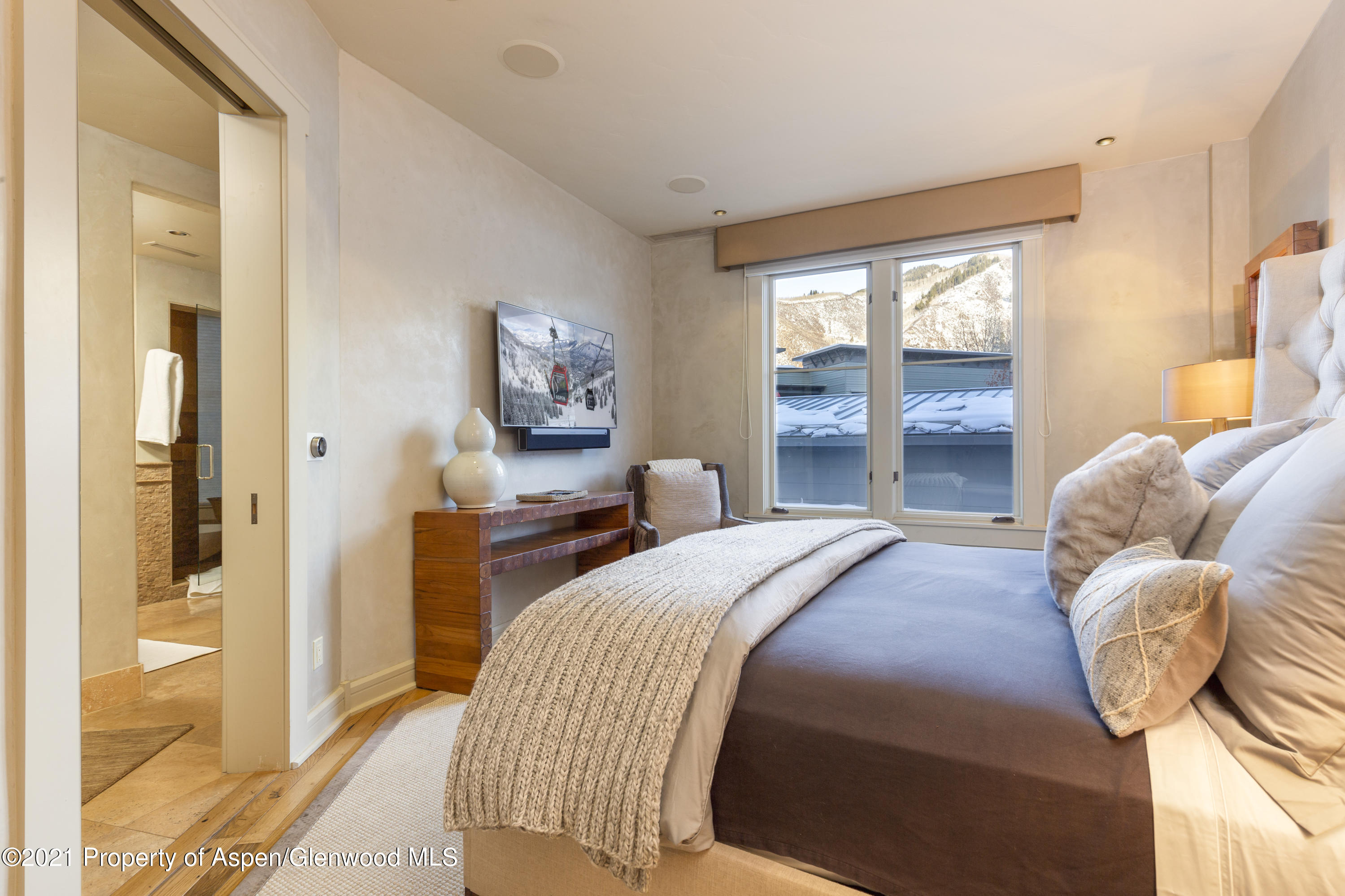101 Founders Place, 202 Property Photo 3