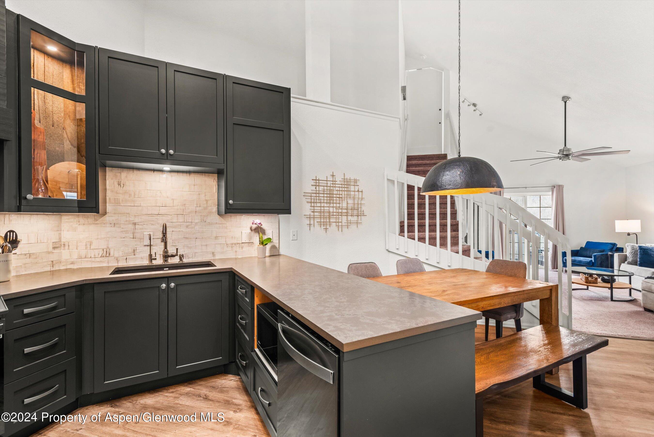 4202 Elk Lane Property Photo 4