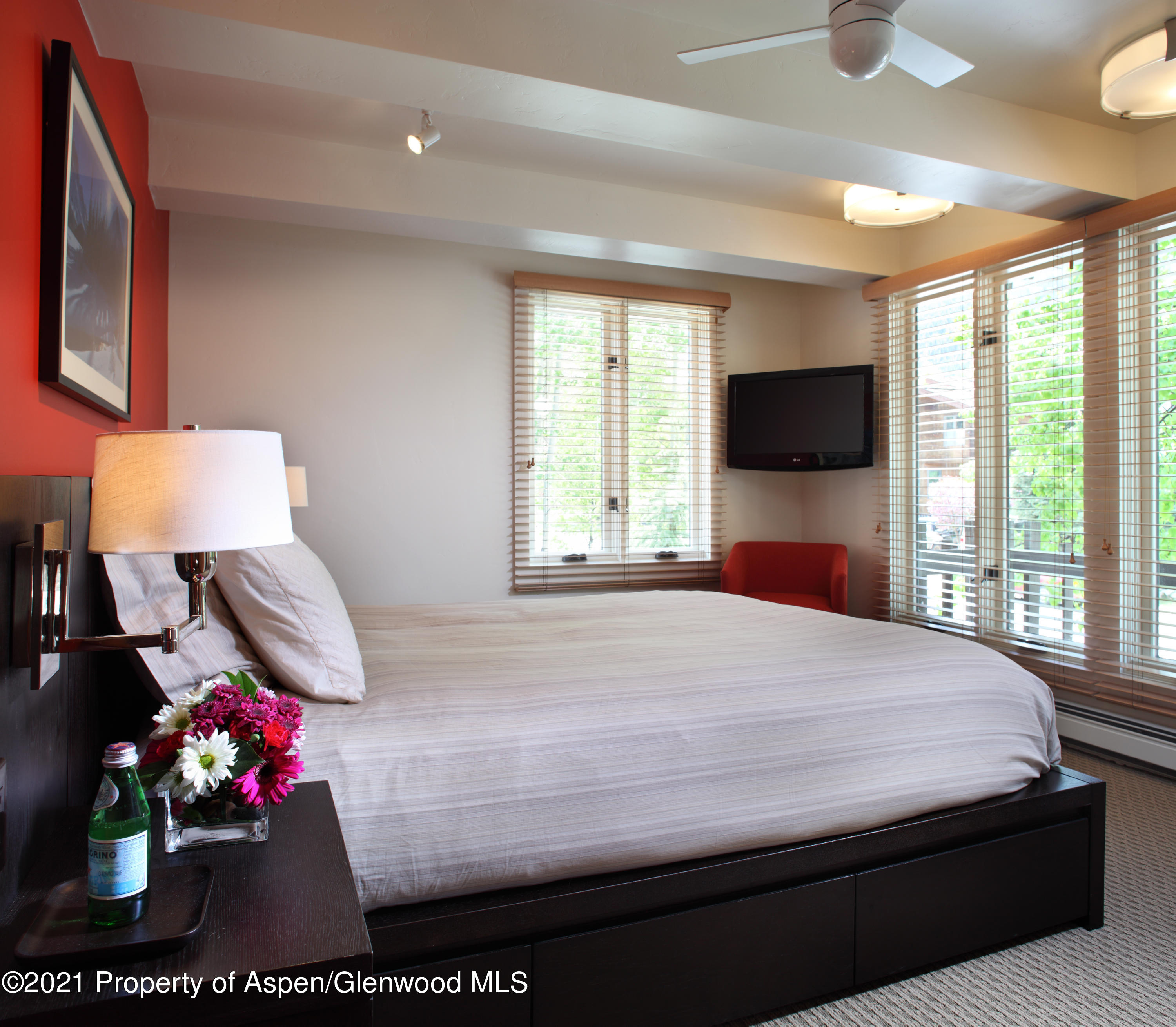 124 W Hyman Avenue, 2c Property Photo 7